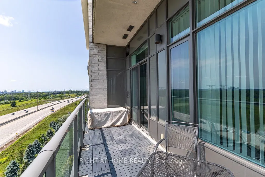 325 South Park Road #Ph05