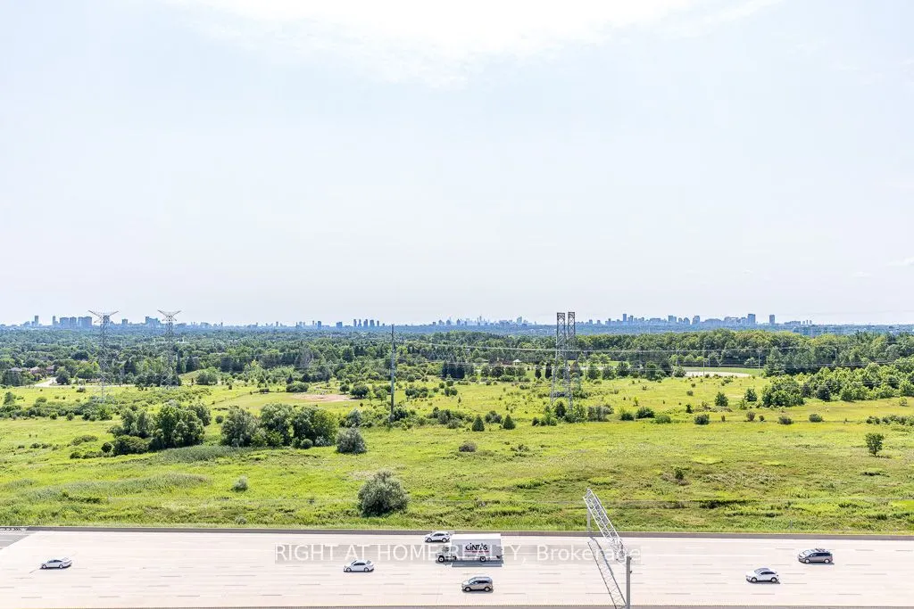 325 South Park Road #Ph05