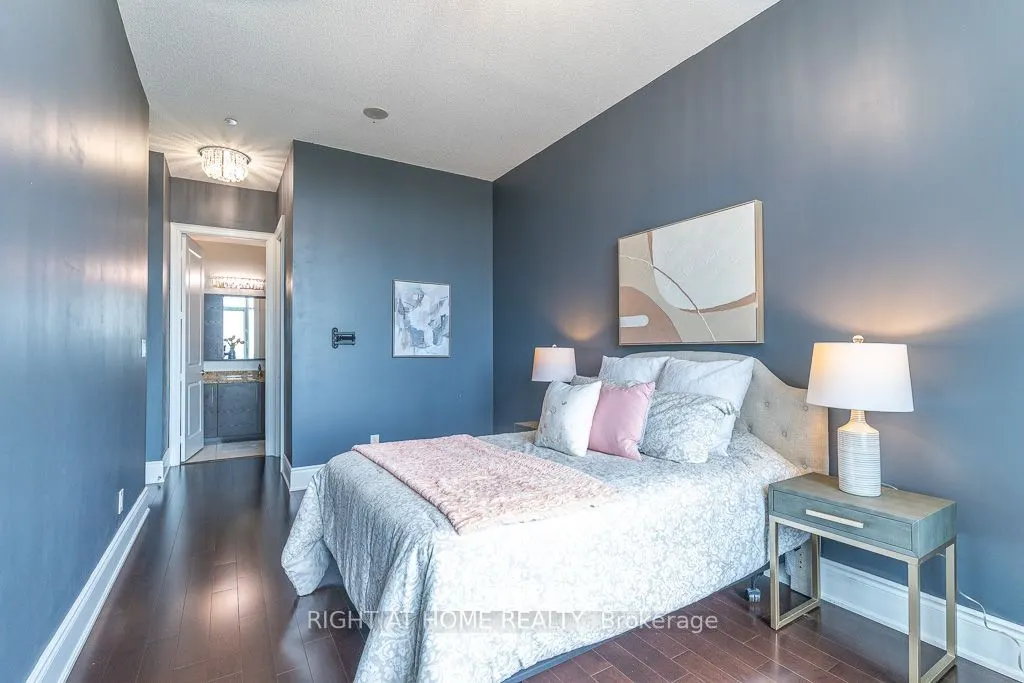 325 South Park Road #Ph05