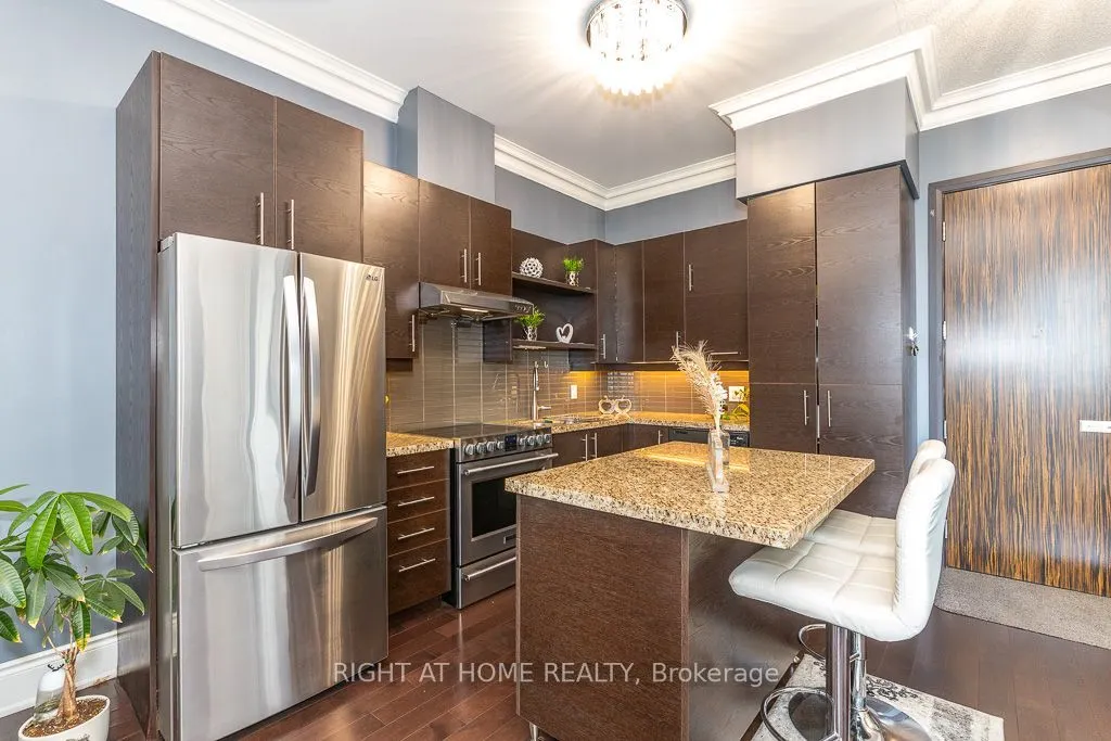 325 South Park Road #Ph05