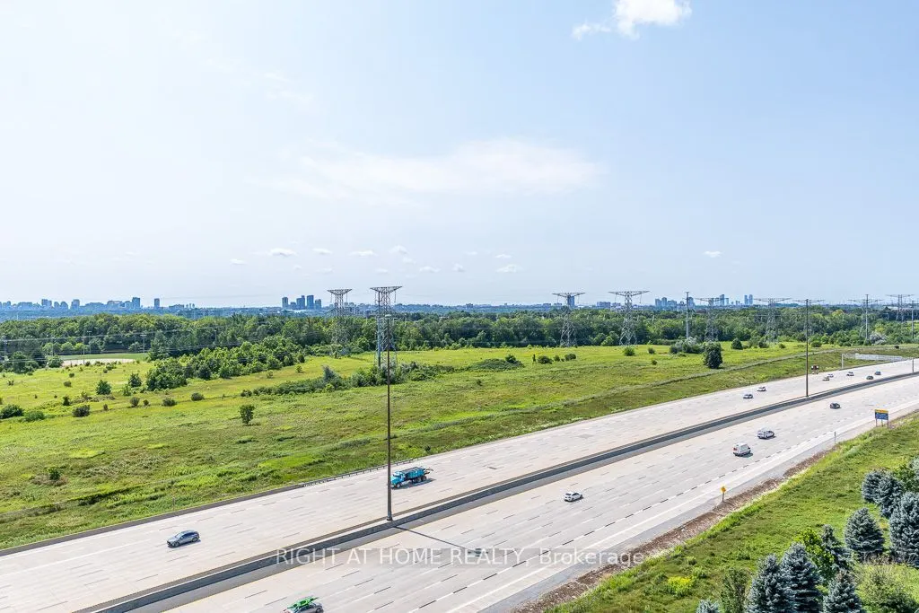 325 South Park Road #Ph05