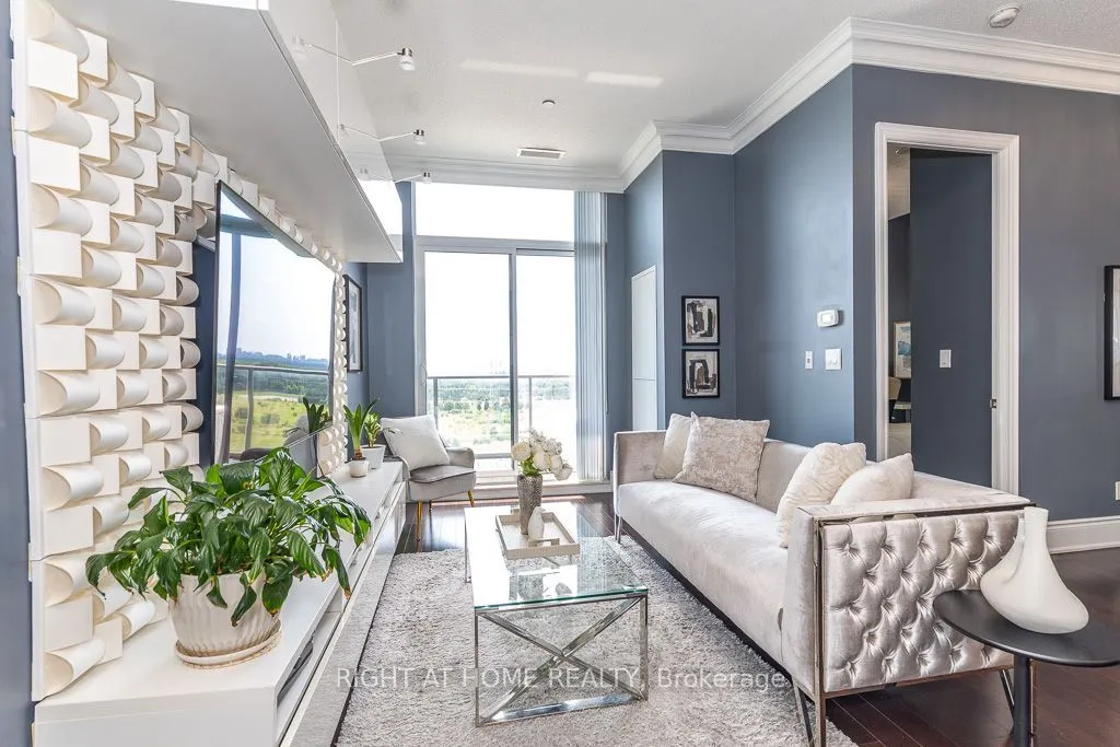 325 South Park Road #Ph05