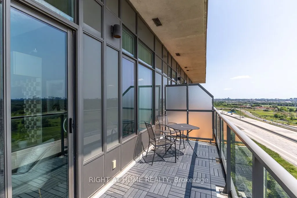 325 South Park Road #Ph05