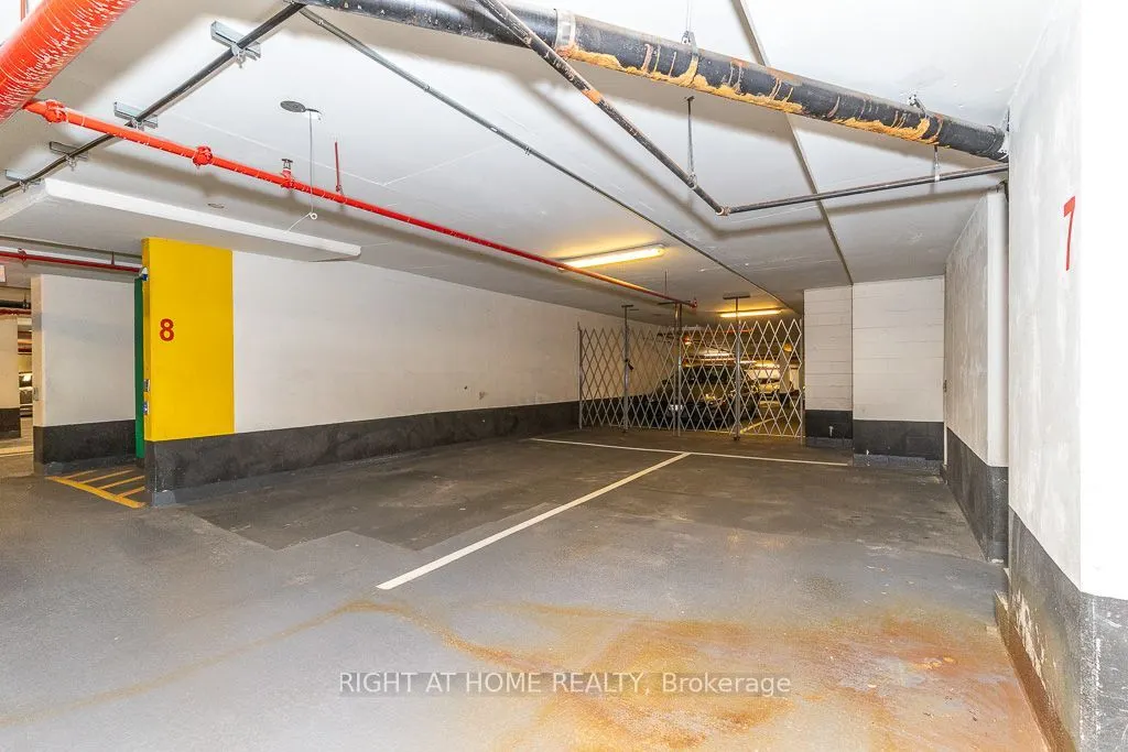 325 South Park Road #Ph05