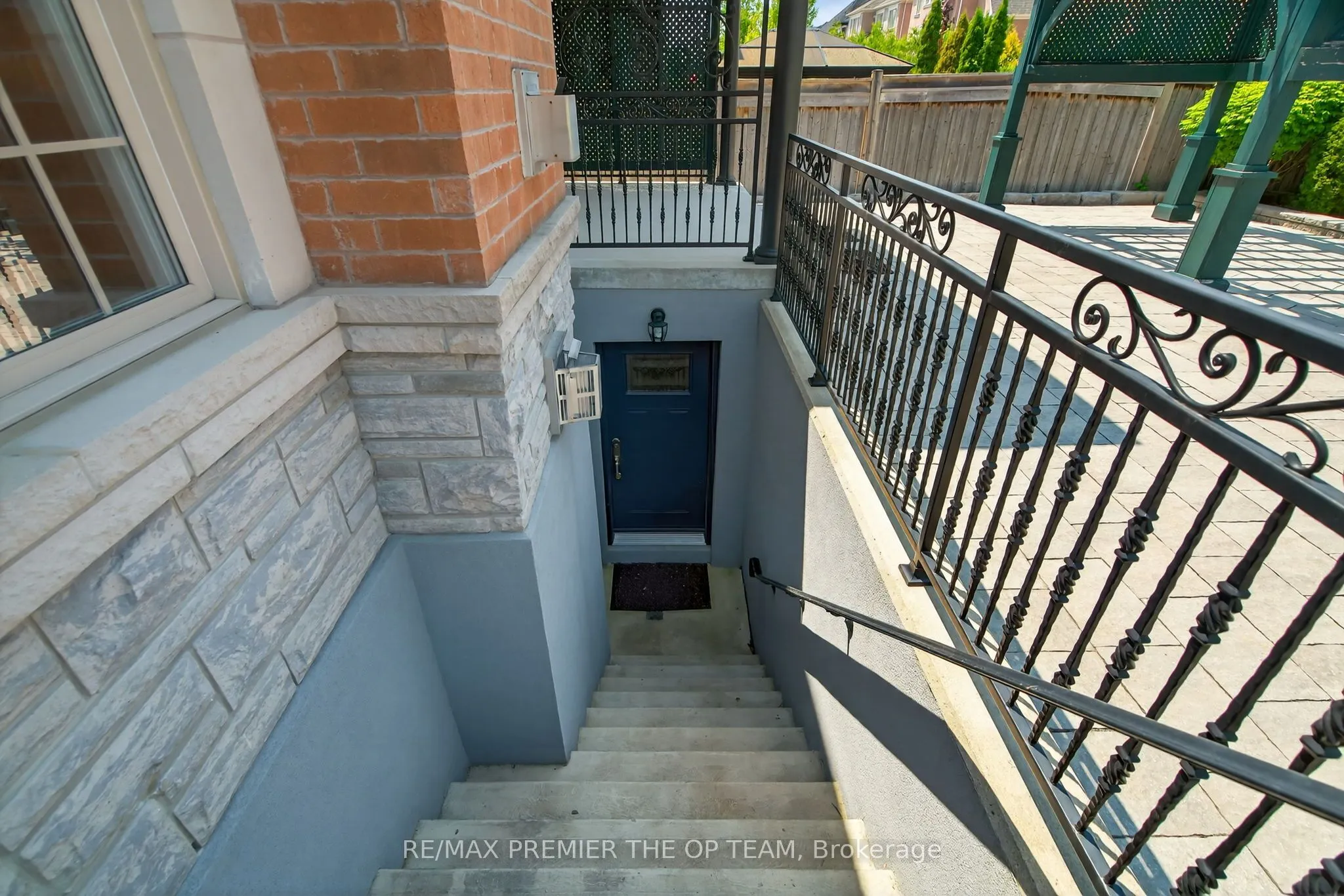 24 Grand Vellore Crescent