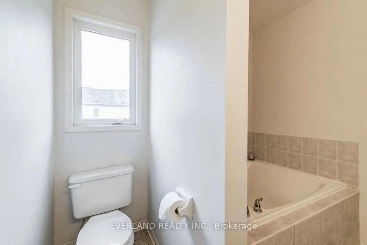 31 Marshview Avenue