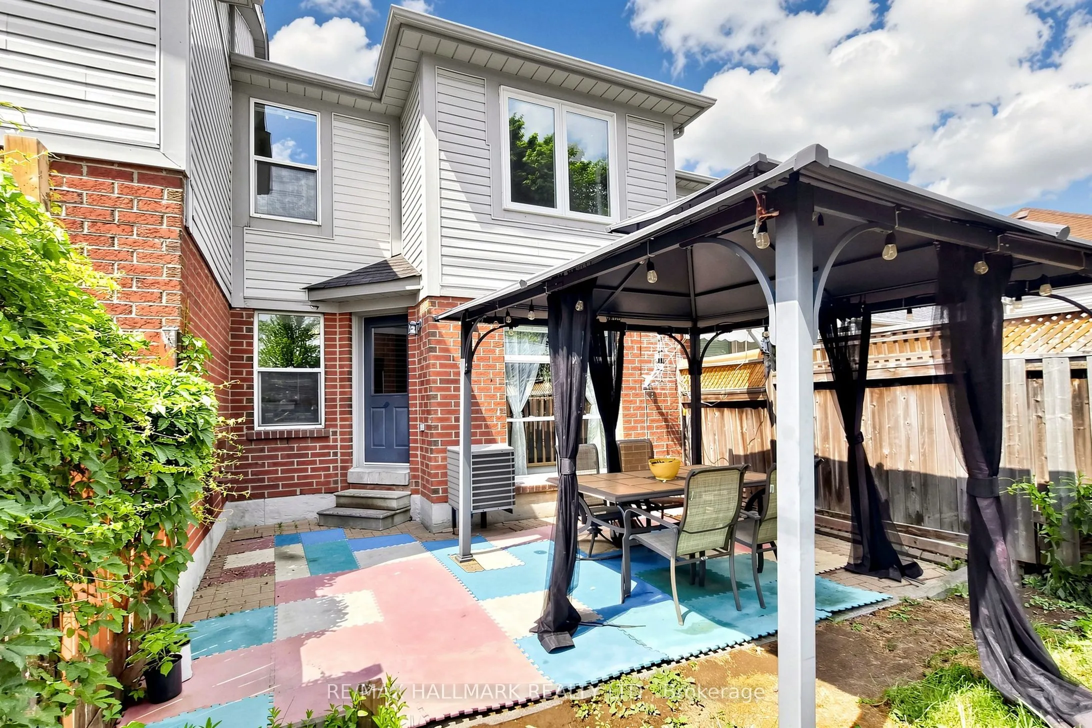 5 Evelyn Buck Lane