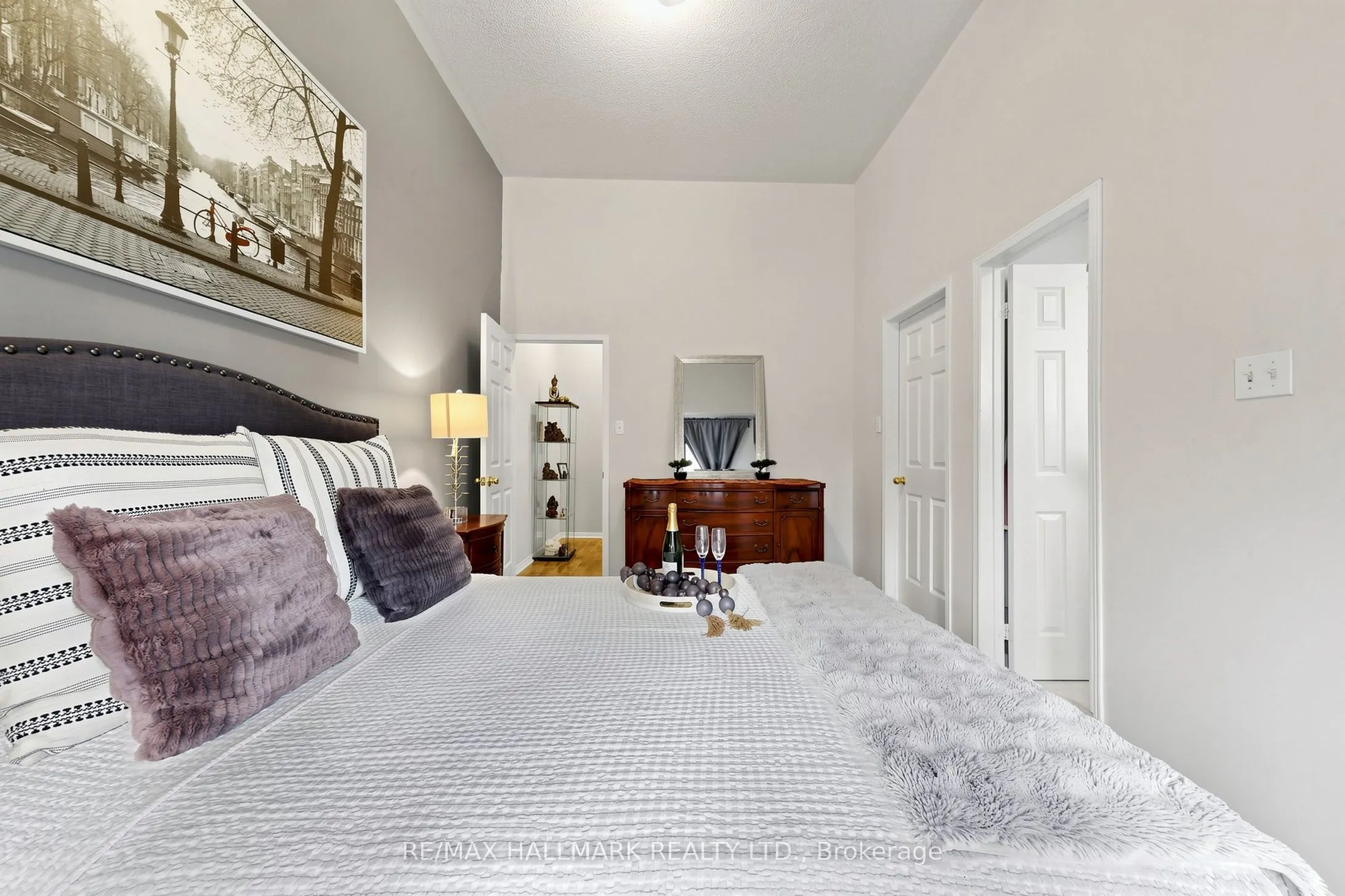 5 Evelyn Buck Lane
