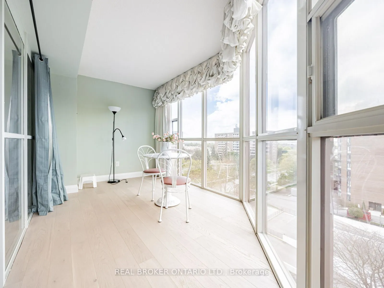 20 Baif Boulevard #805