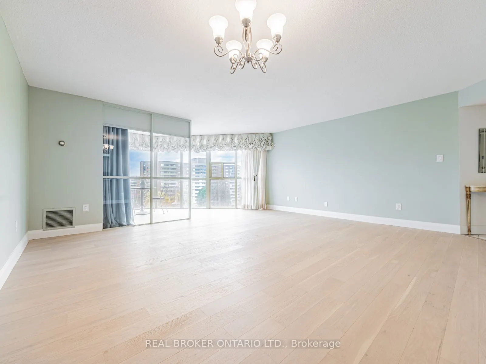 20 Baif Boulevard #805