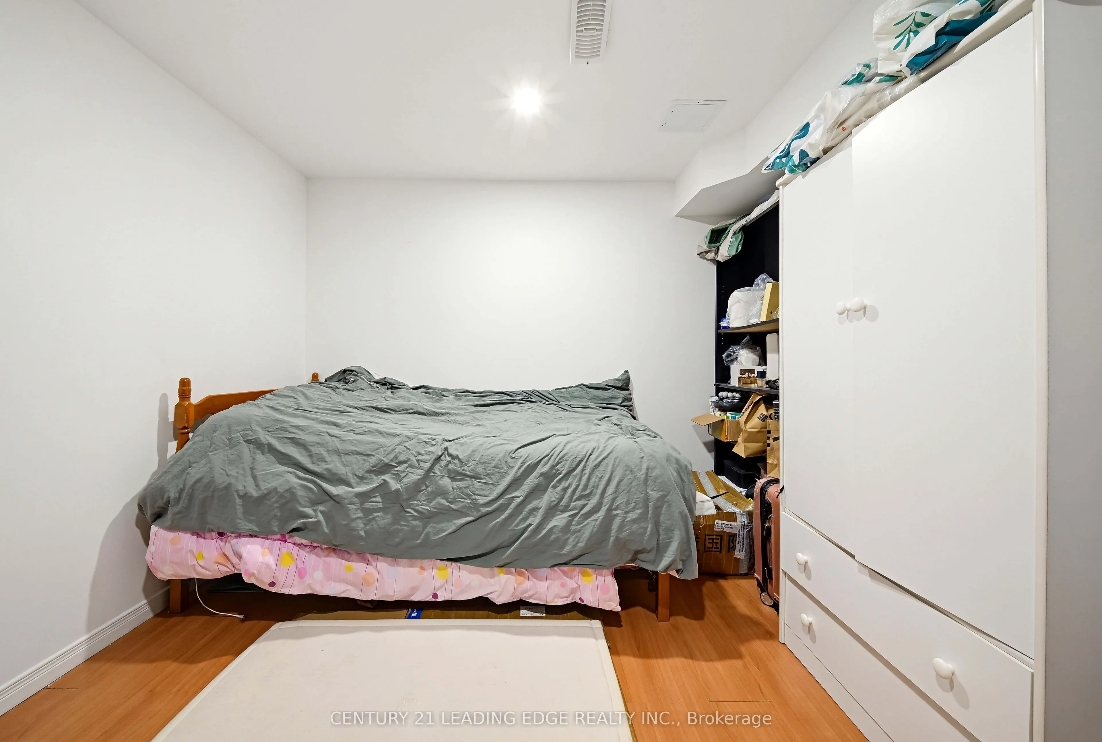 25 Croxley Green