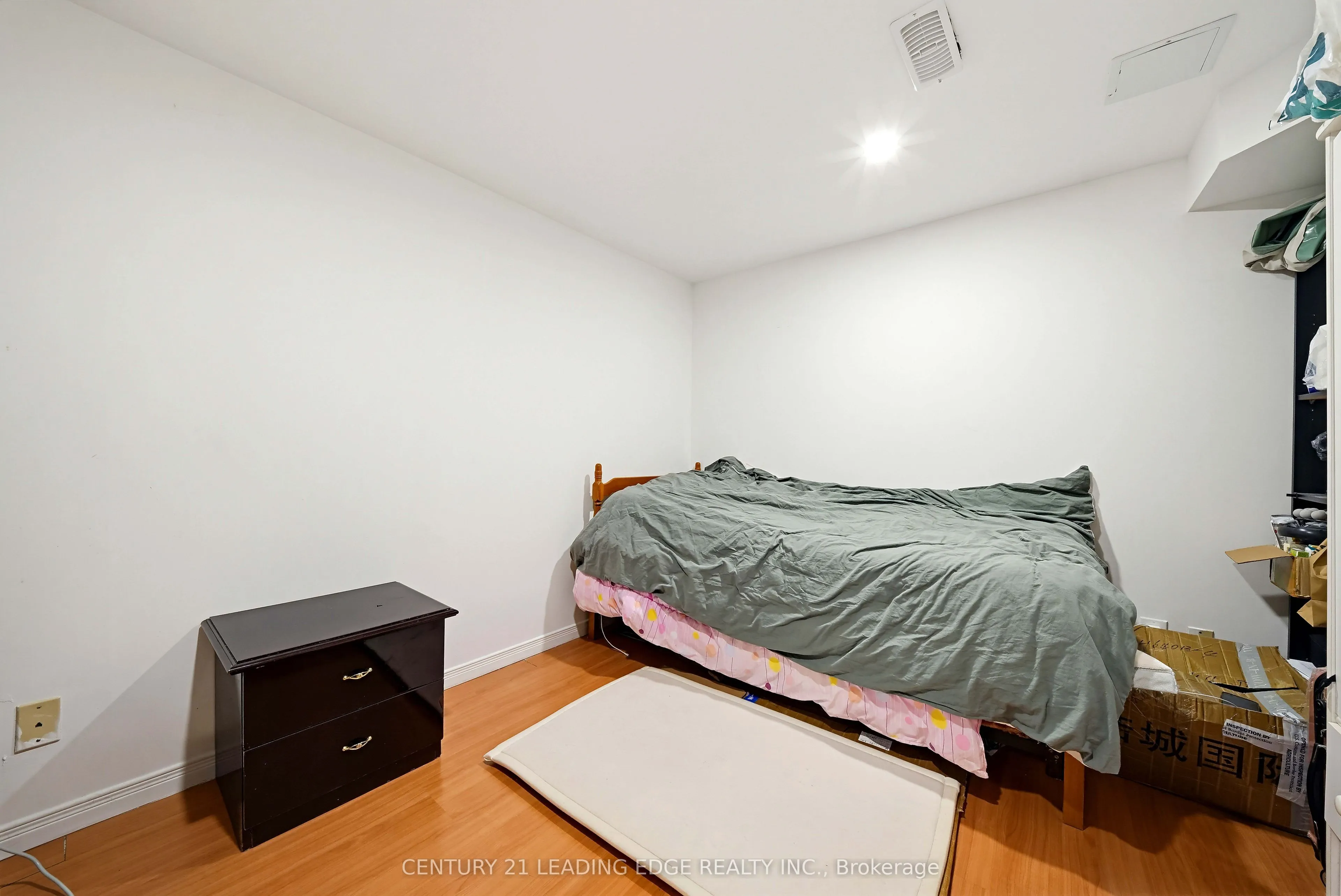 25 Croxley Green