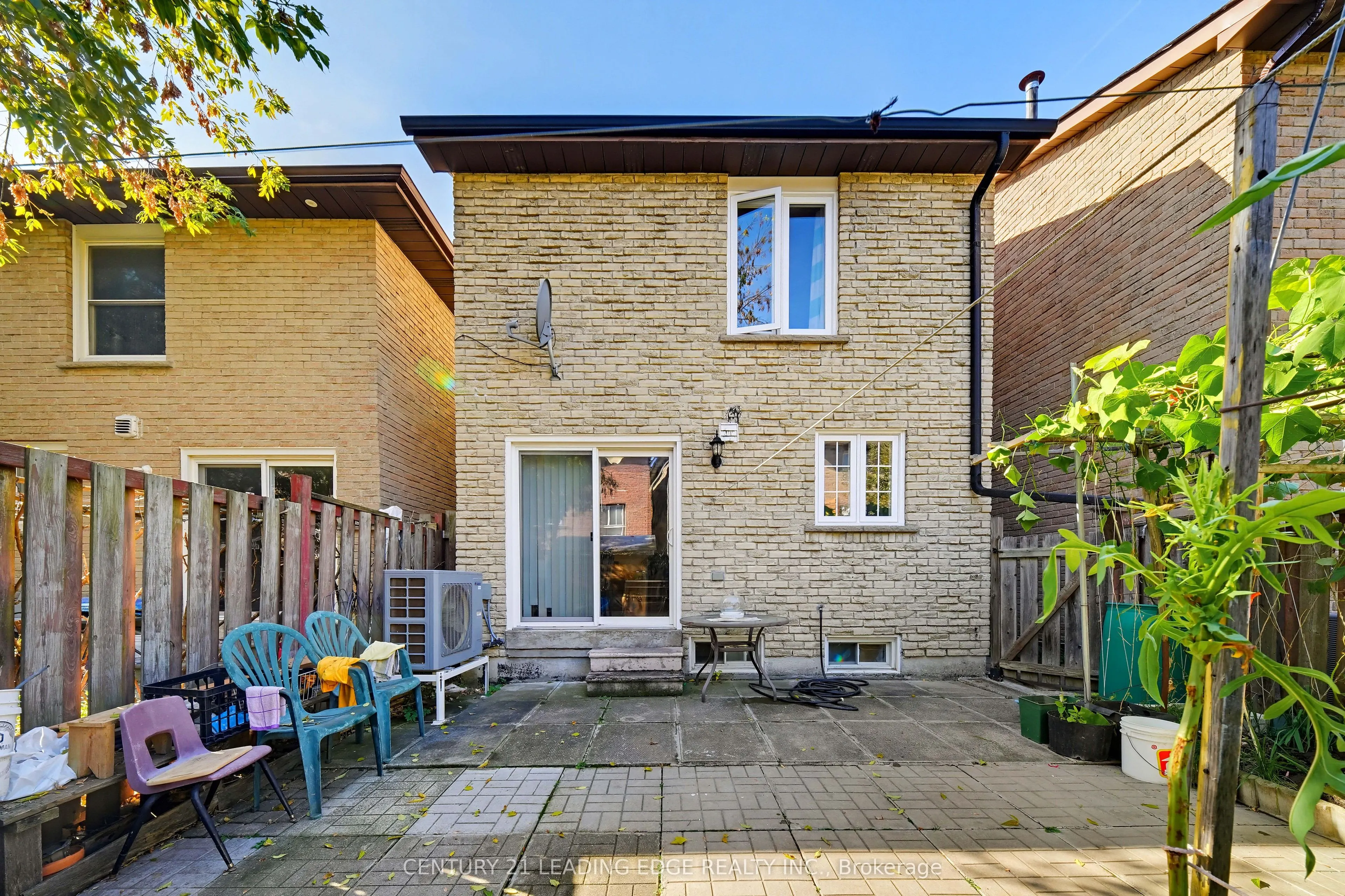 25 Croxley Green
