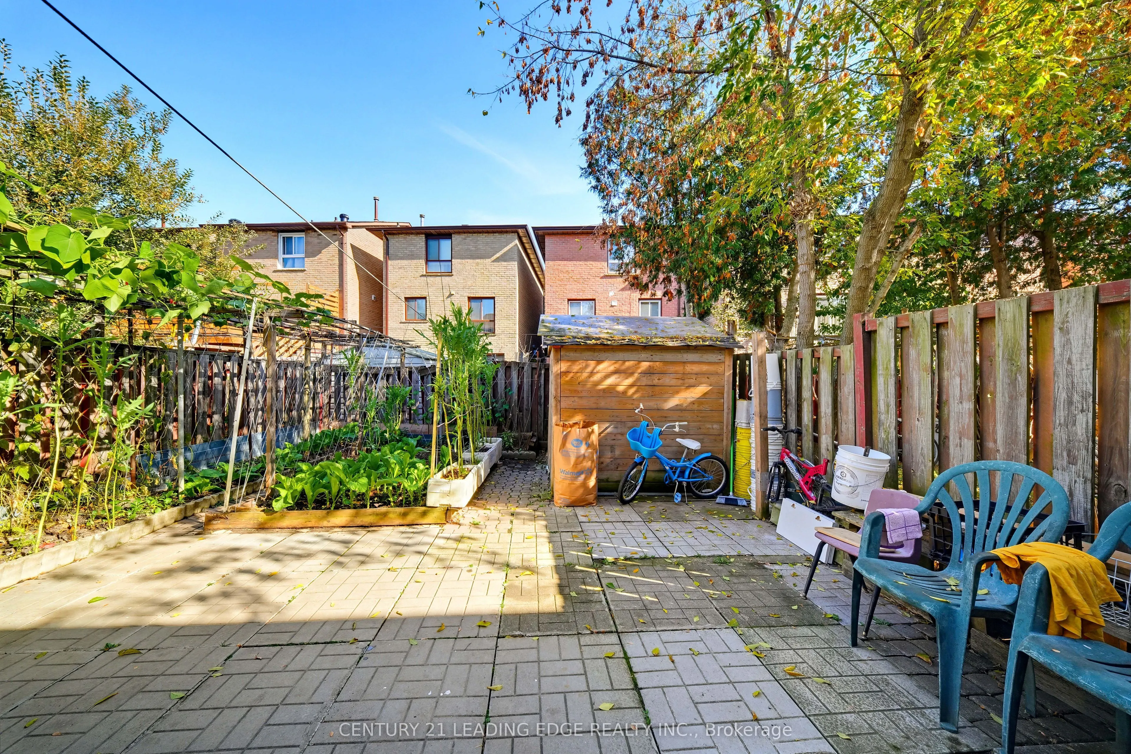 25 Croxley Green