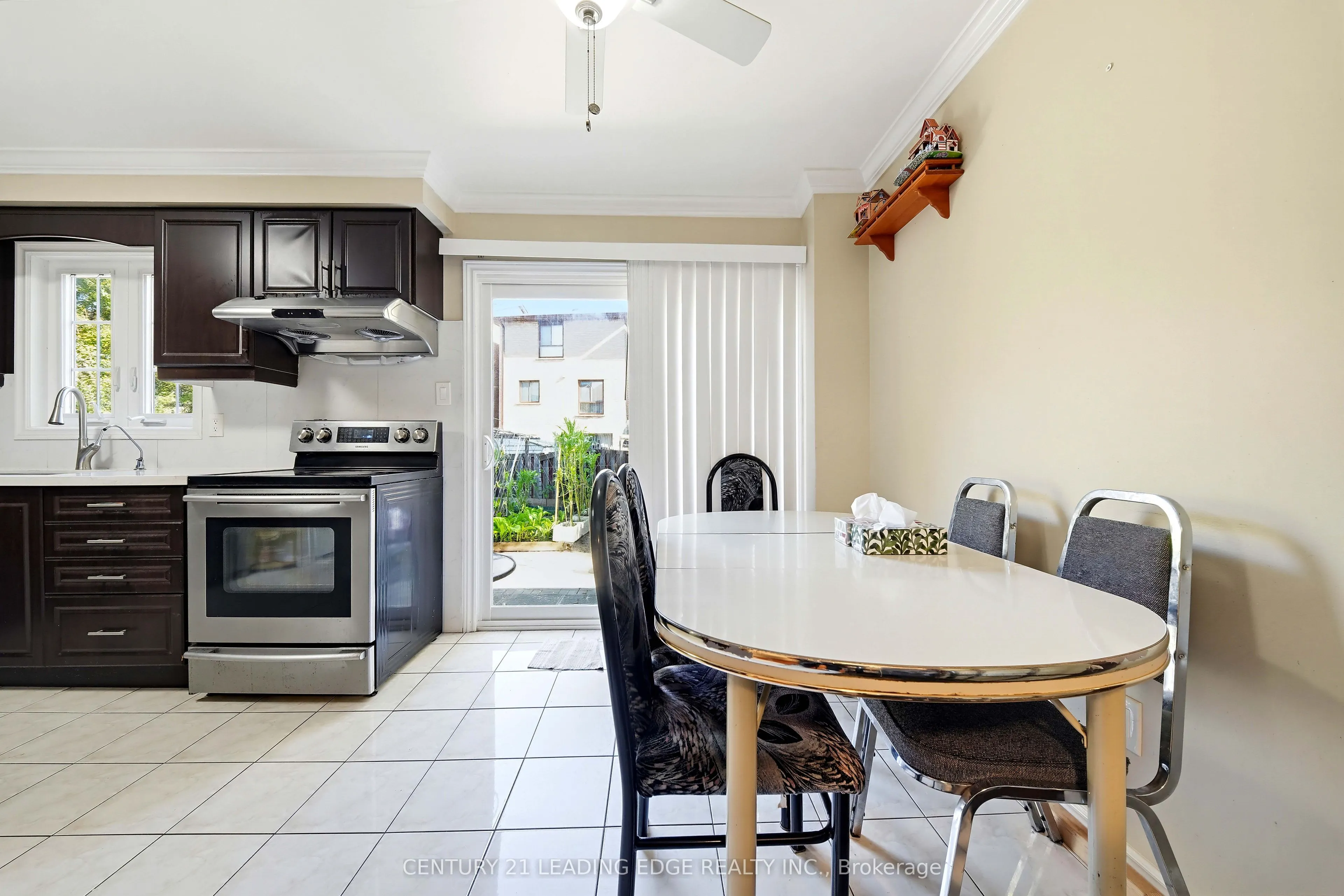 25 Croxley Green