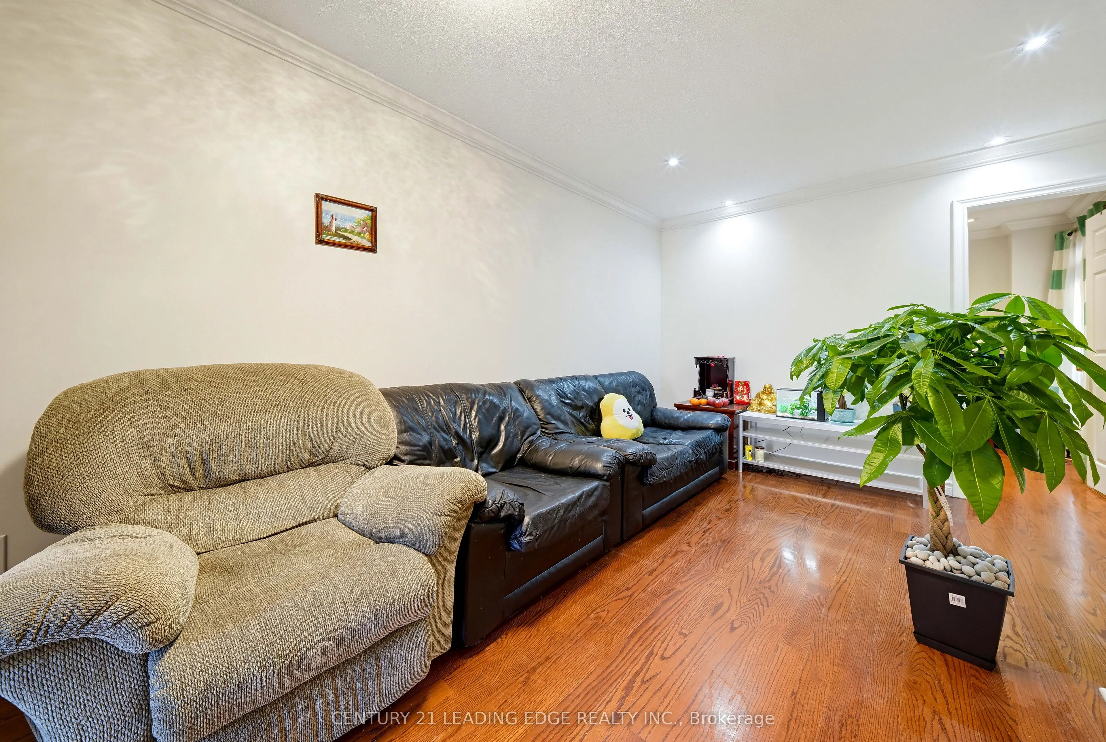 25 Croxley Green