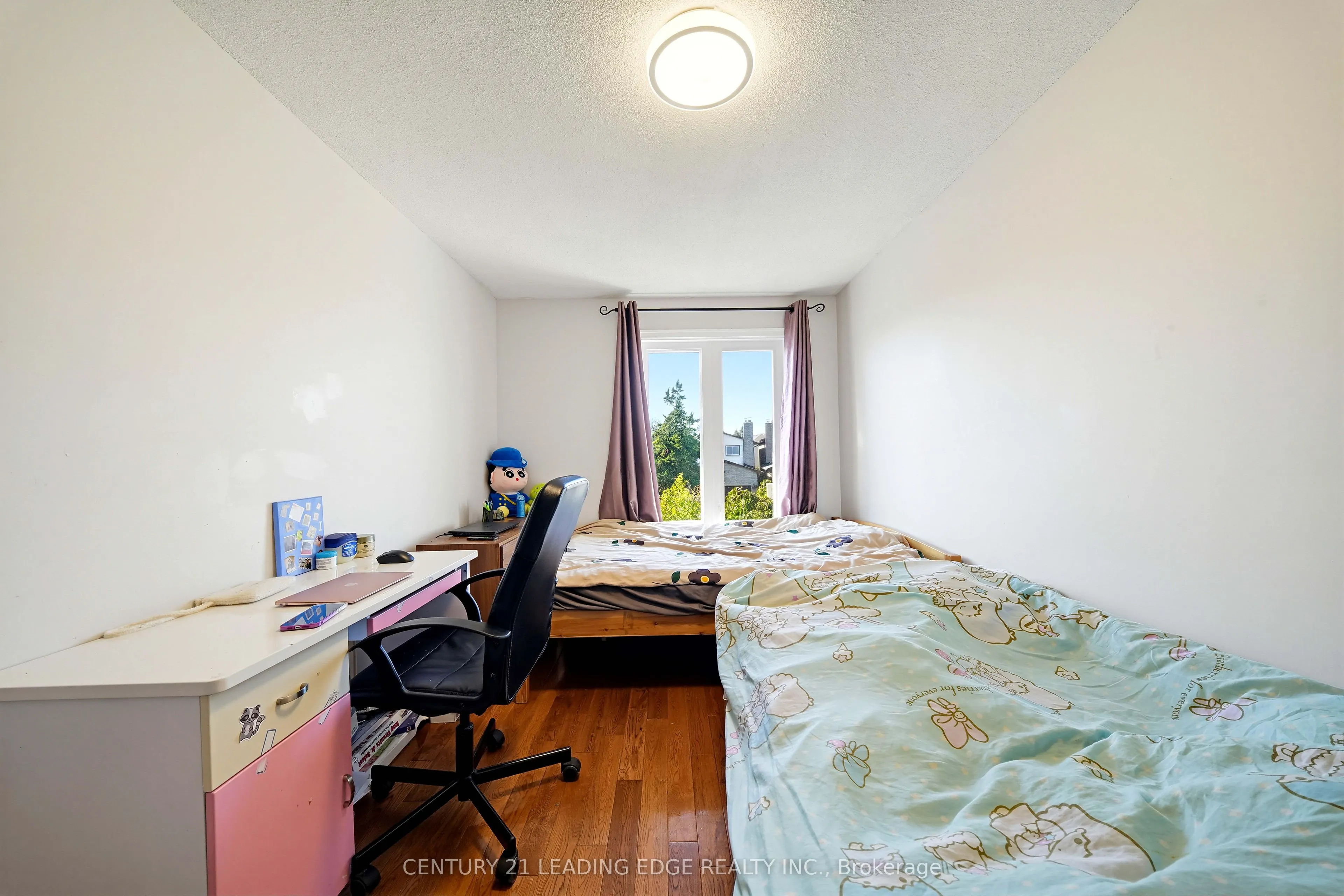 25 Croxley Green