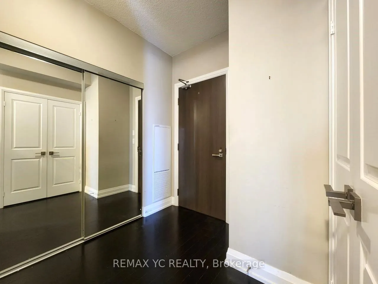 7171 Yonge Street #408