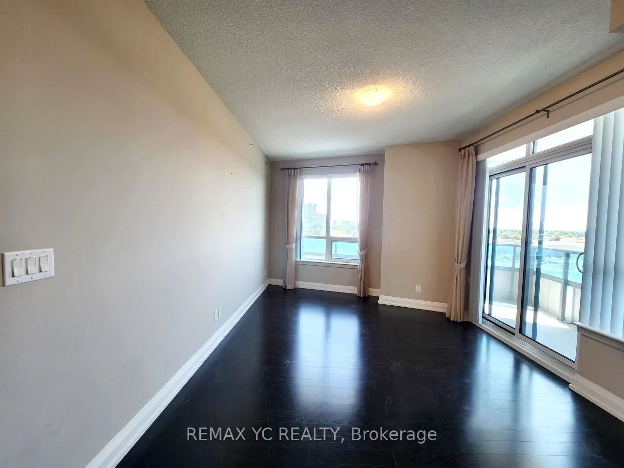 7171 Yonge Street #408
