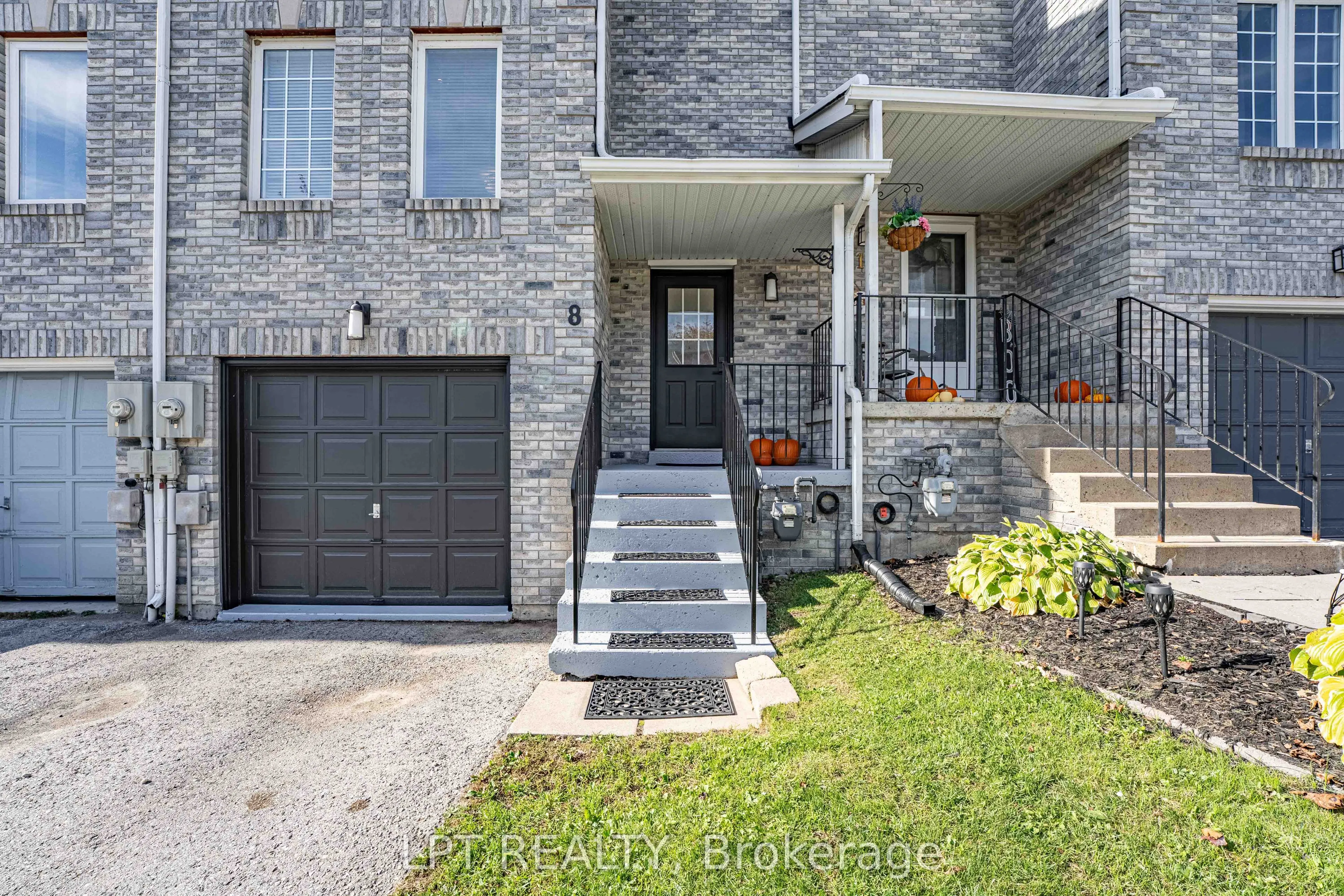 8 Hattie Court