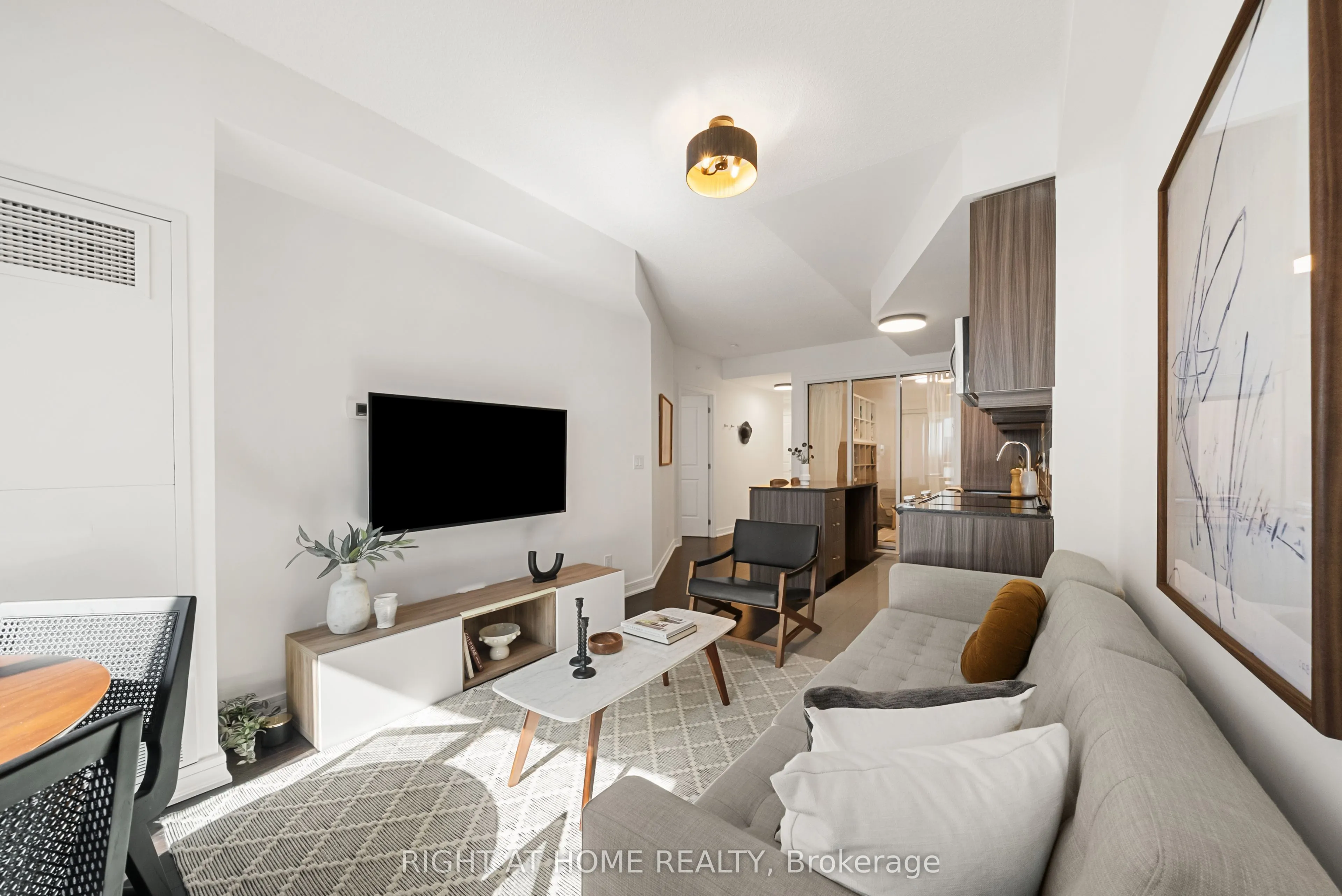 9201 Yonge Street #610