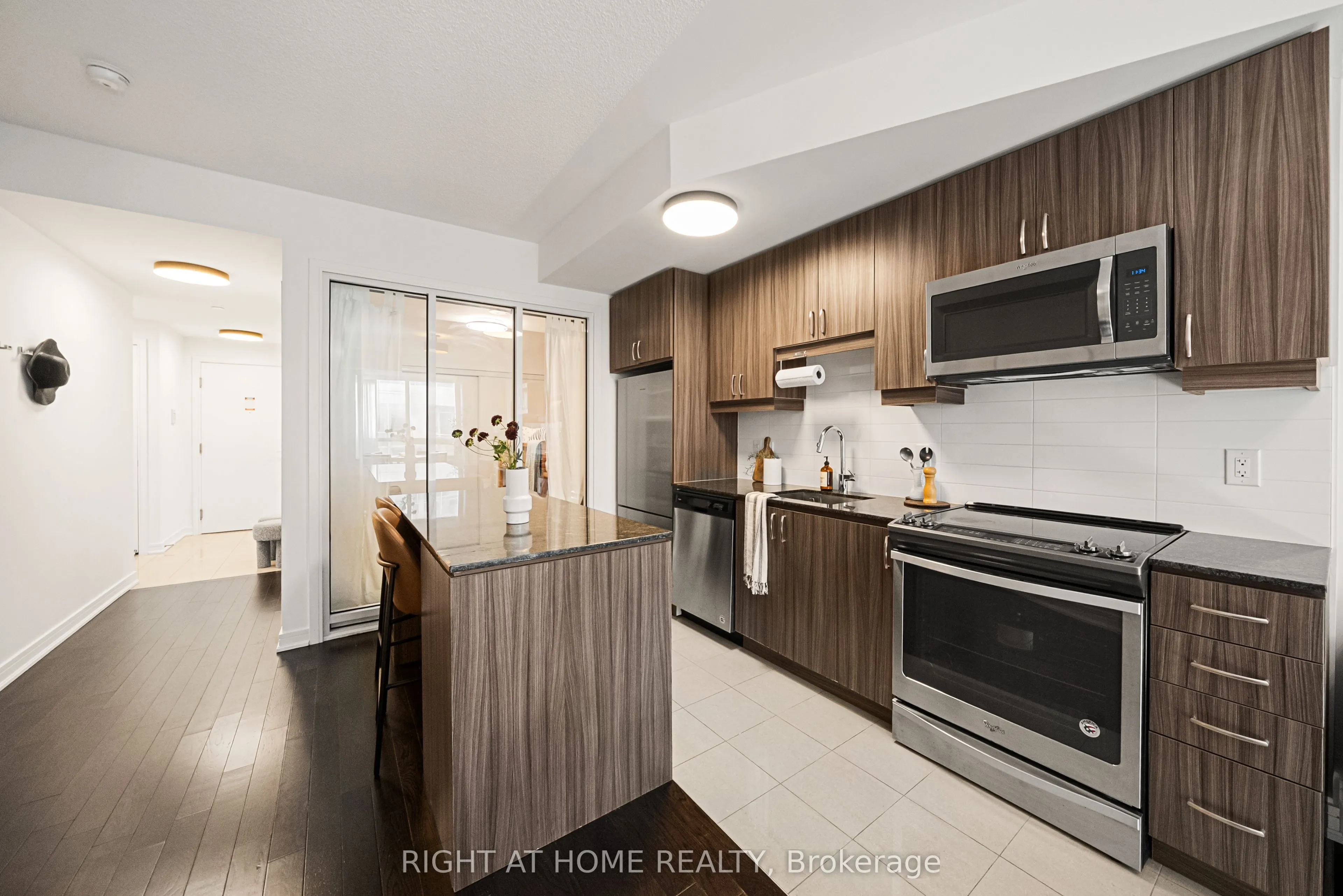 9201 Yonge Street #610