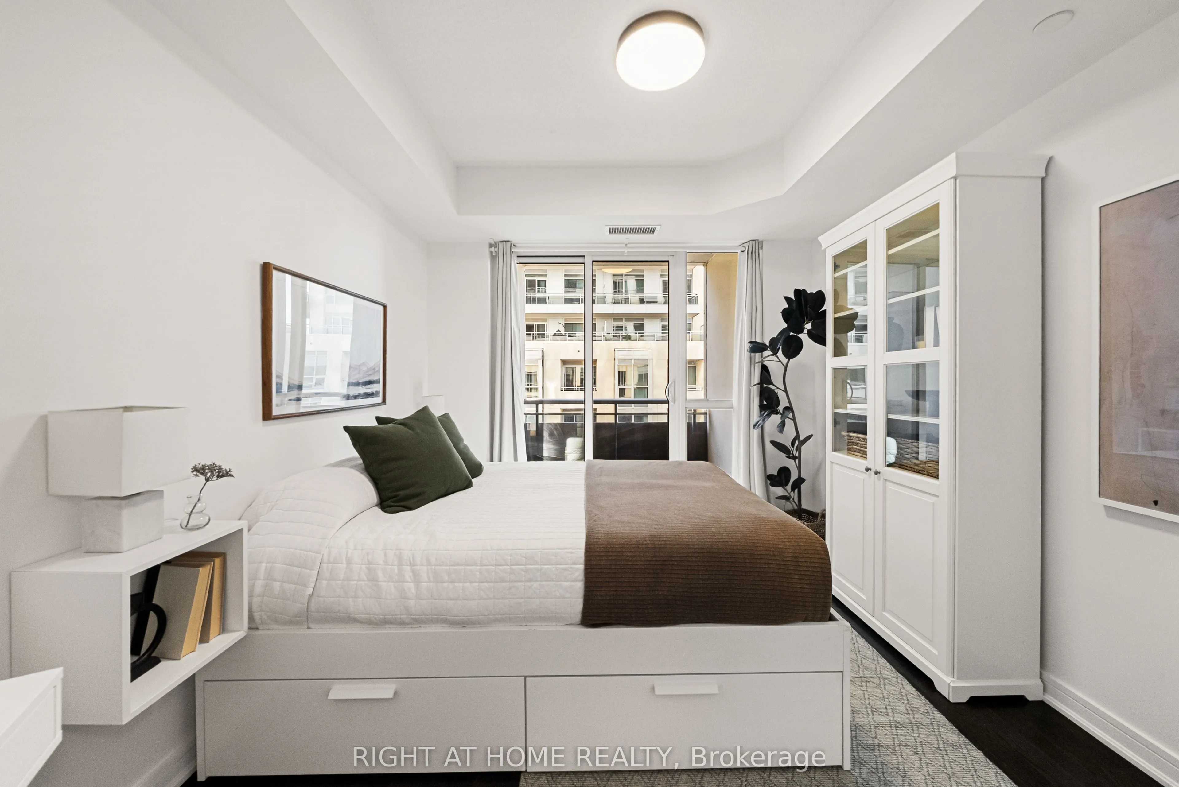9201 Yonge Street #610