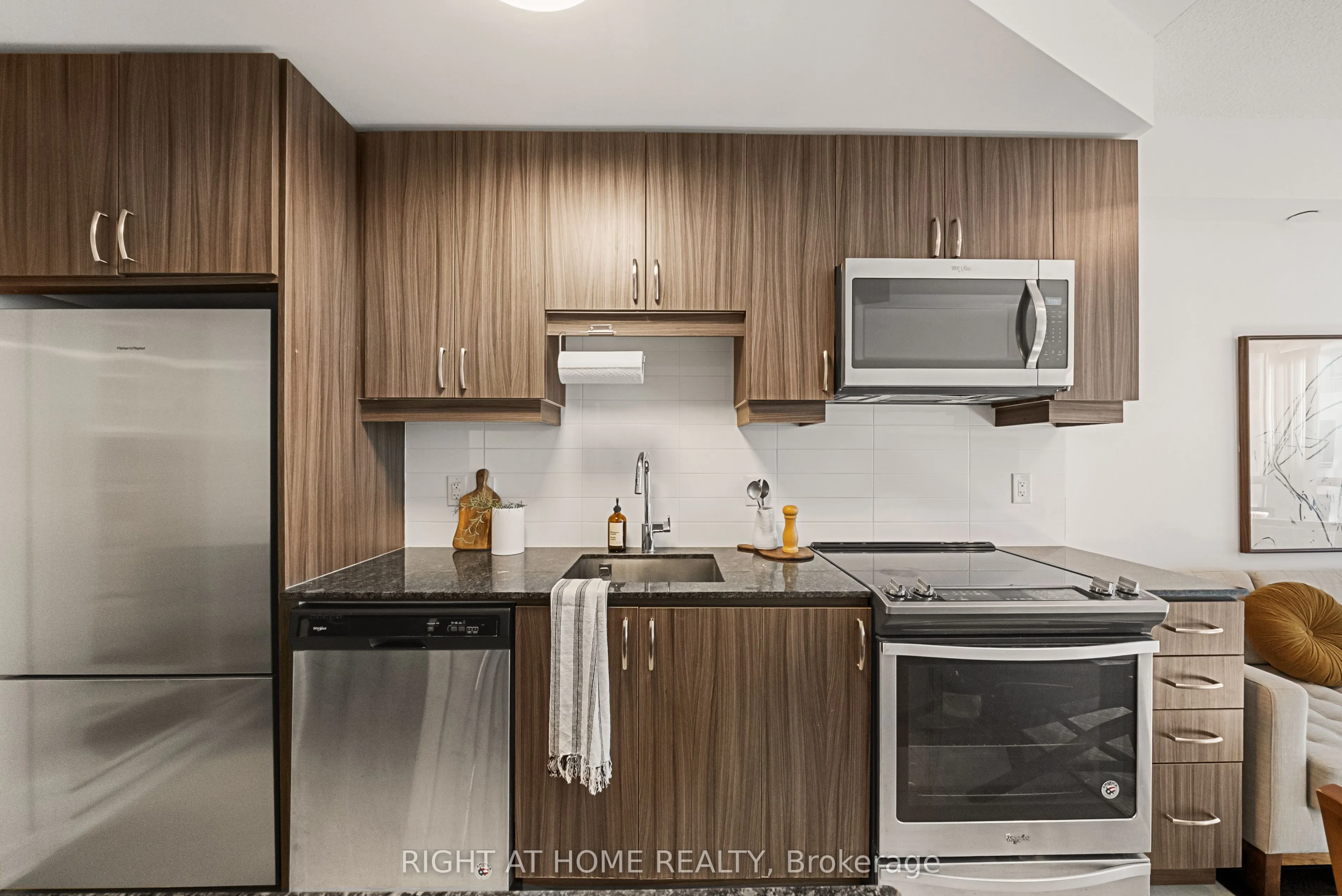 9201 Yonge Street #610
