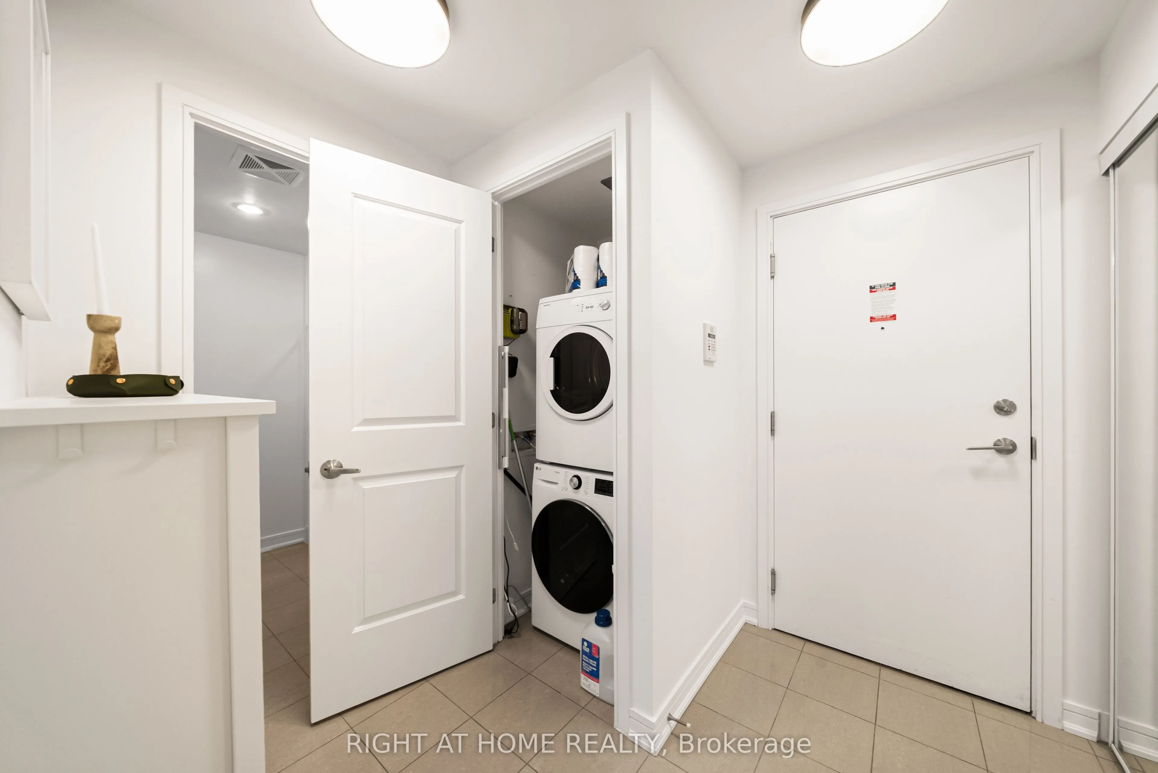 9201 Yonge Street #610