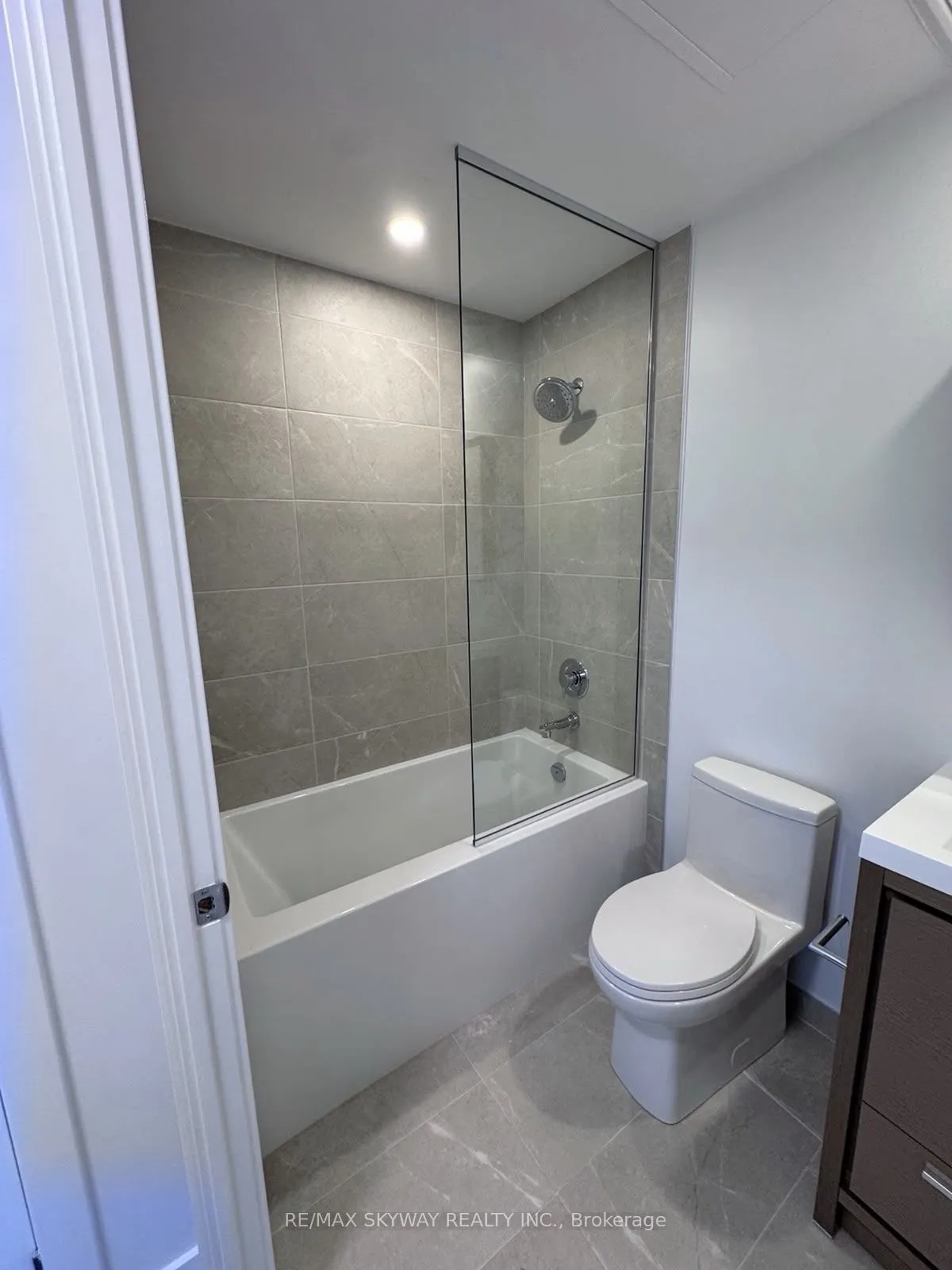 21 Meadowdale Road #903