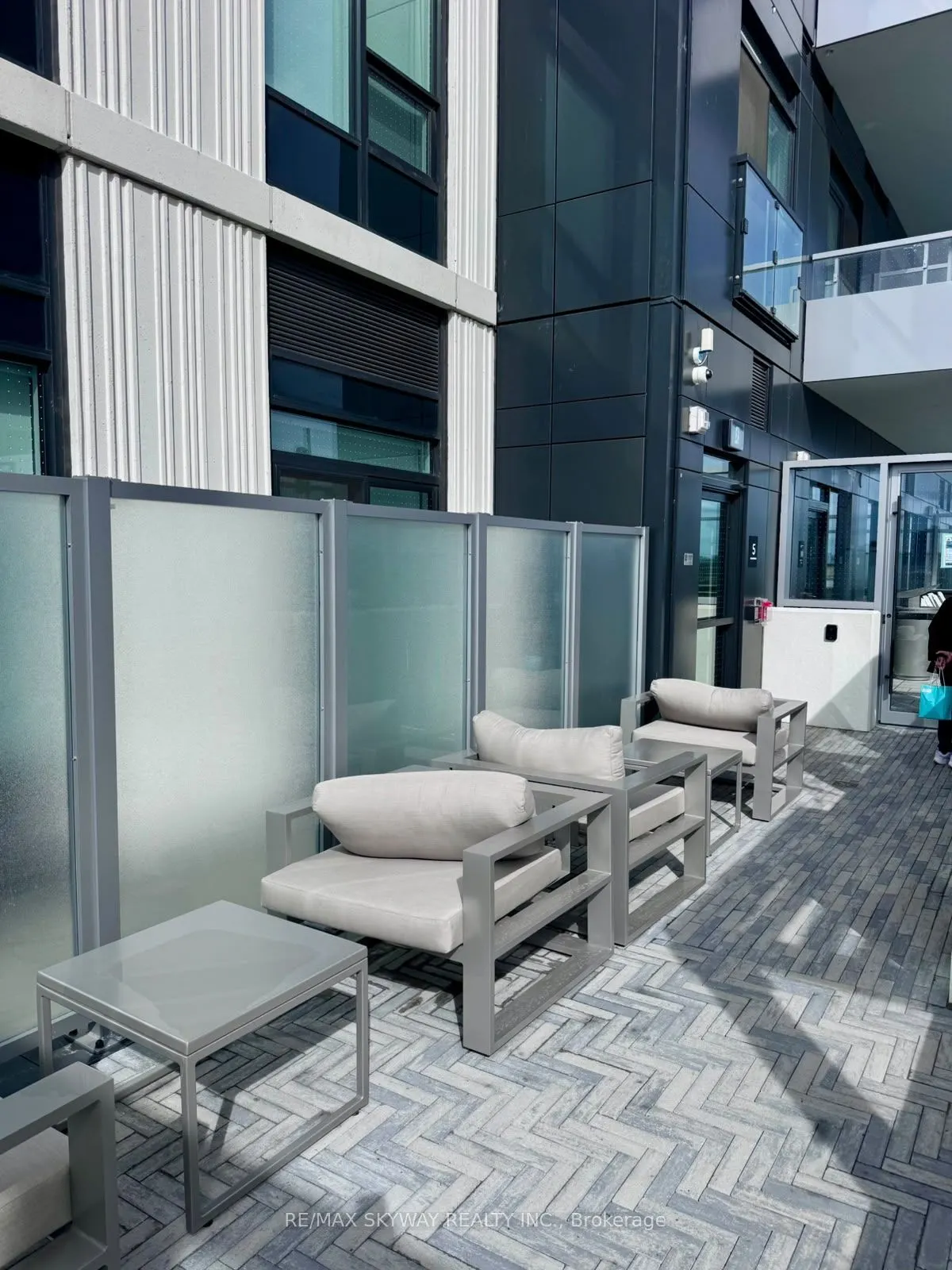 21 Meadowdale Road #903