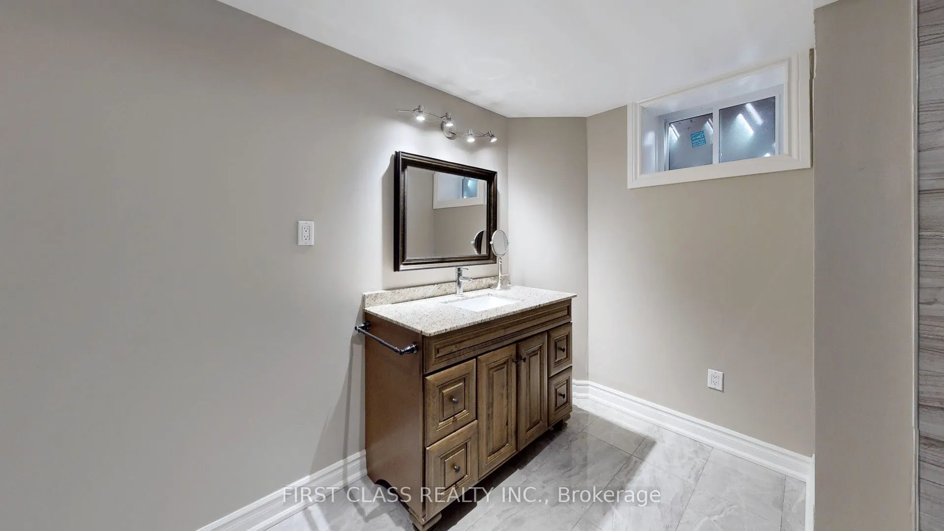 125 Longwater Chase