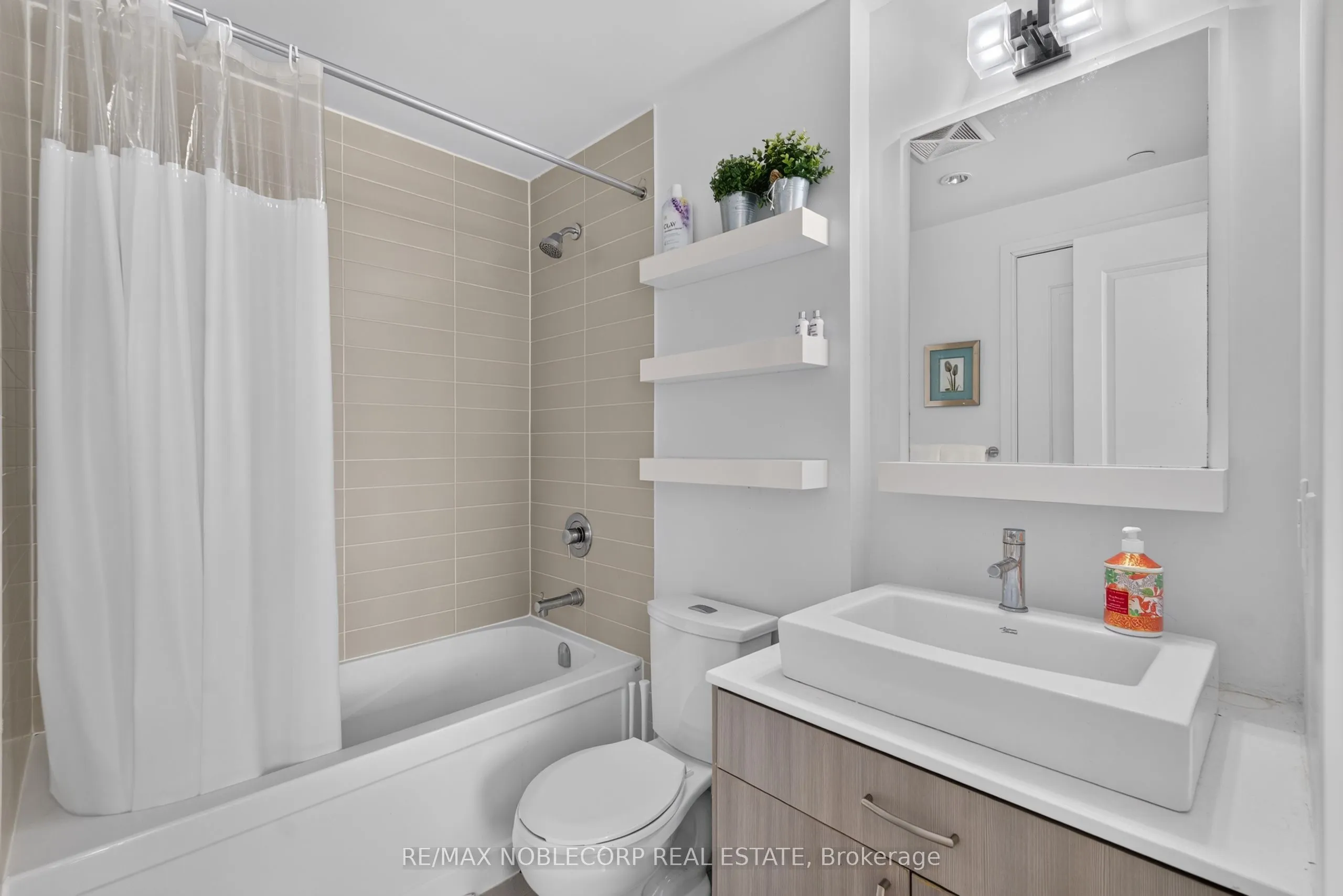 9191 Yonge Street #206SW