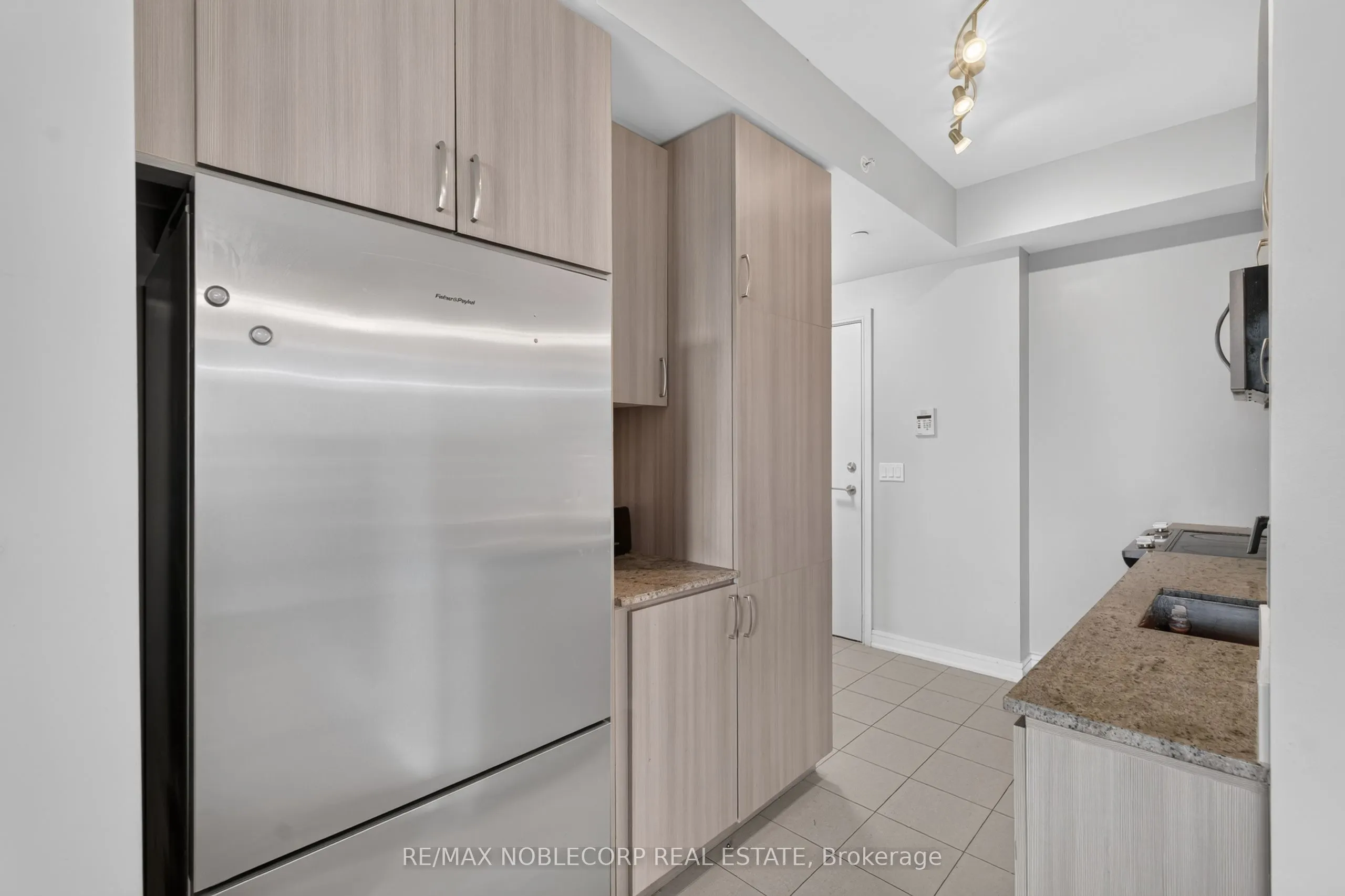 9191 Yonge Street #206SW