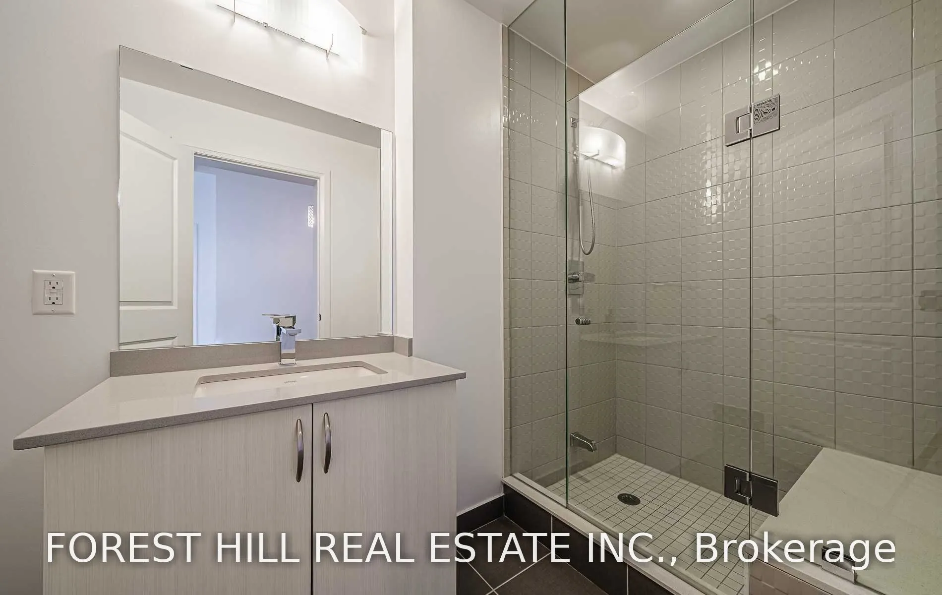 7890 Bathurst Street #611