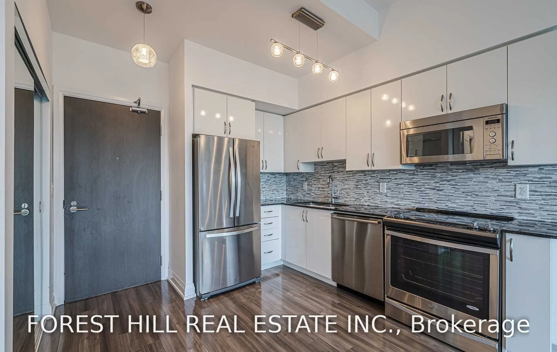7890 Bathurst Street #611