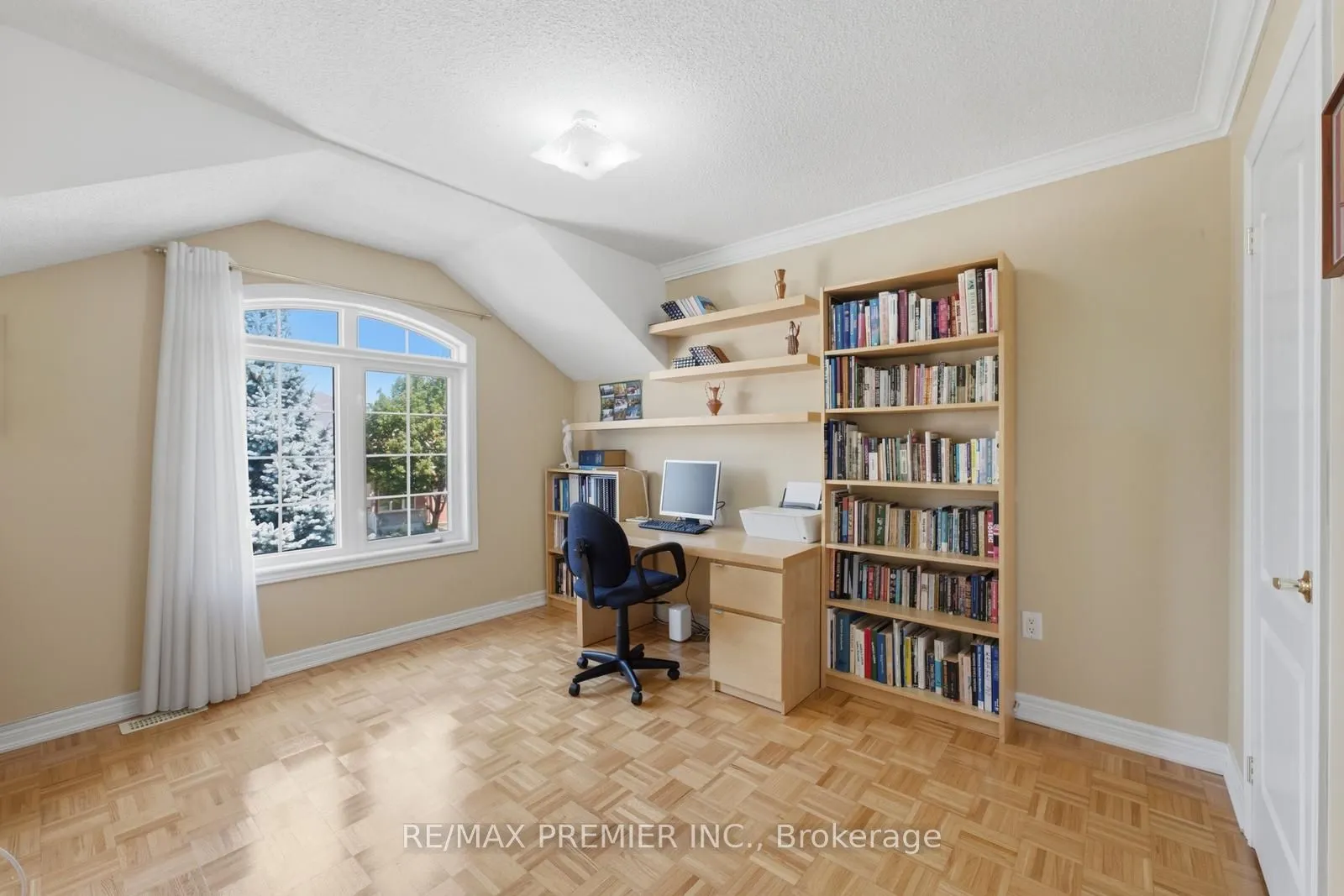 63 Summeridge Drive