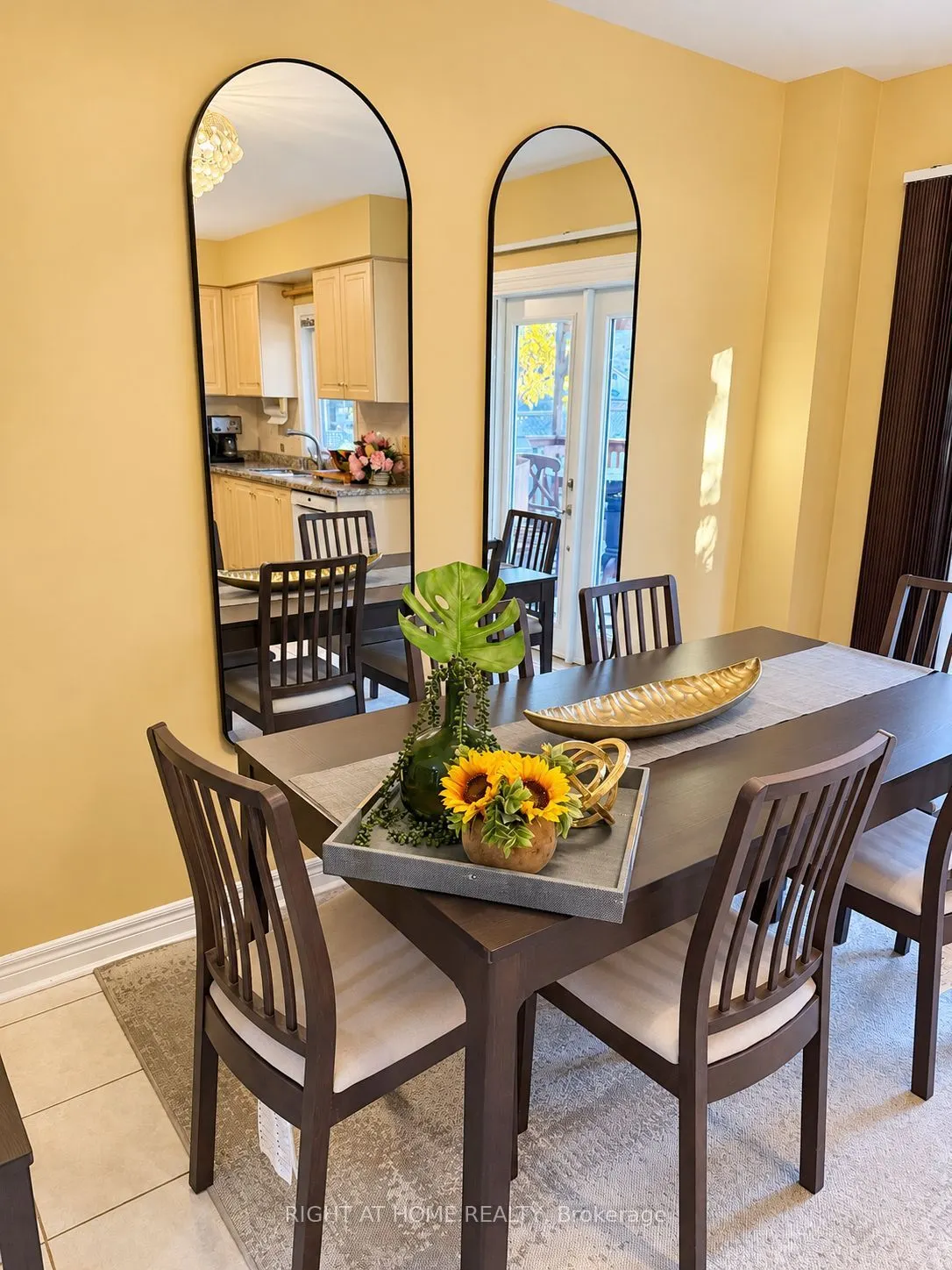 205 deepsprings Crescent