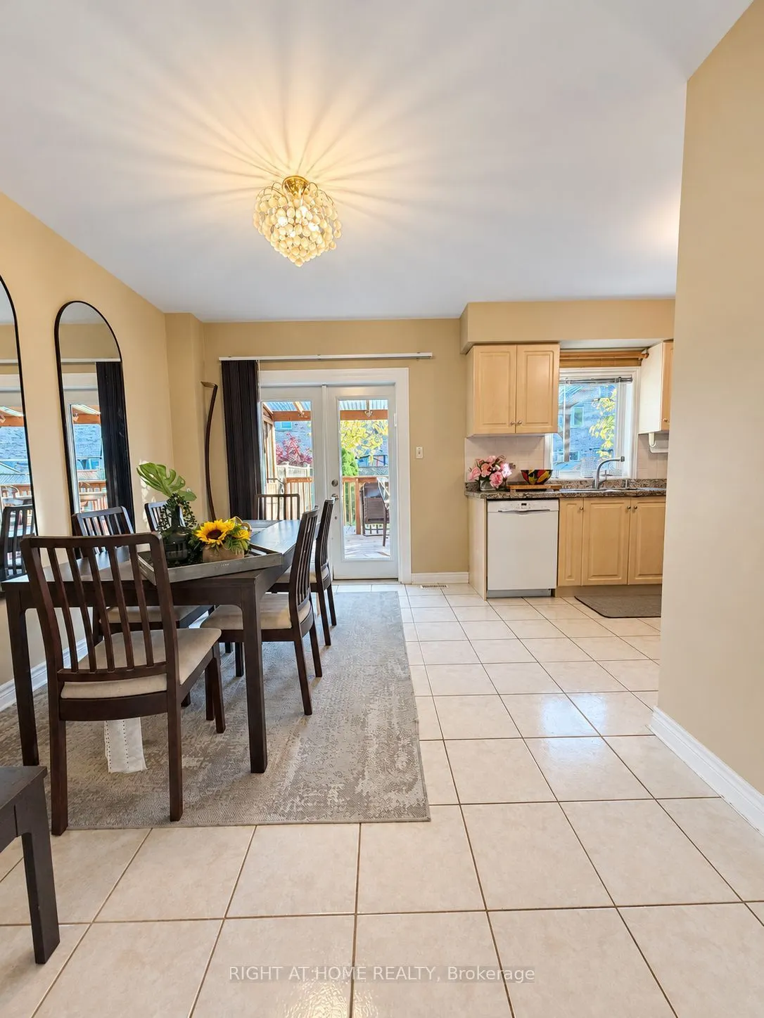 205 deepsprings Crescent