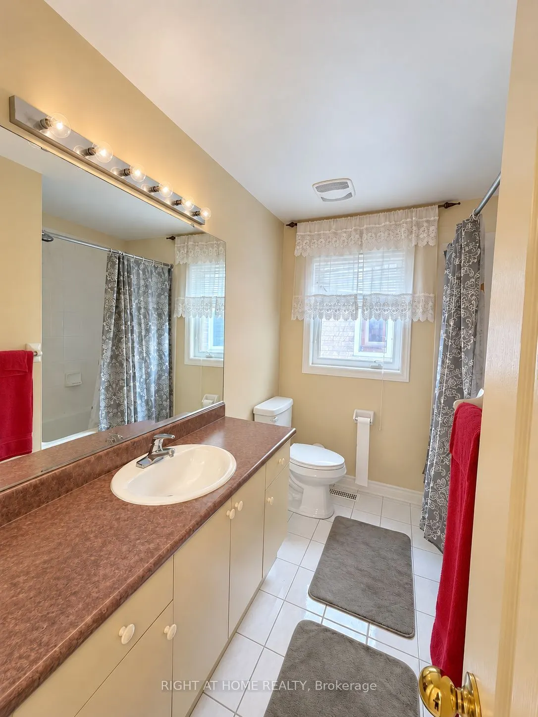 205 deepsprings Crescent