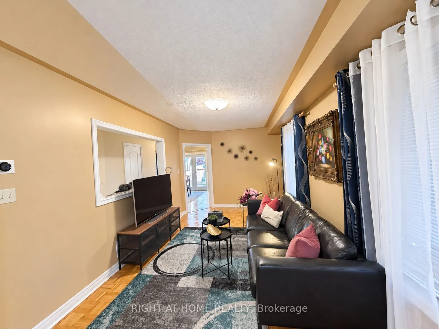 205 deepsprings Crescent