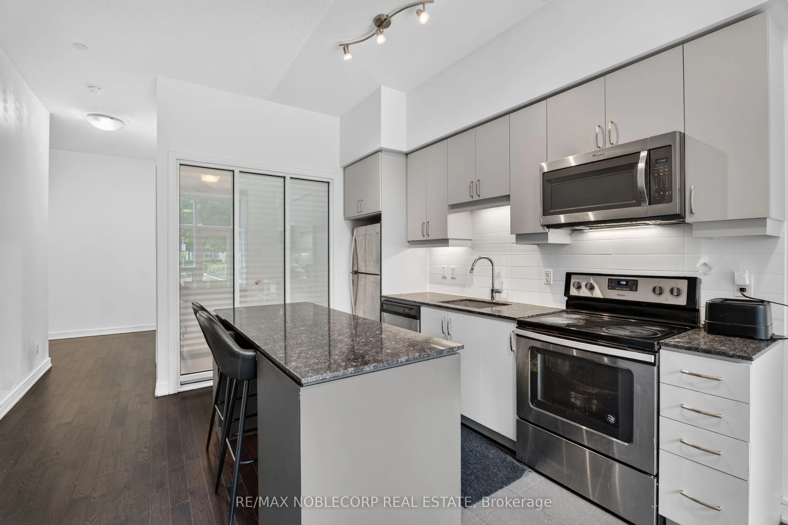 9199 Yonge Street N #102SE