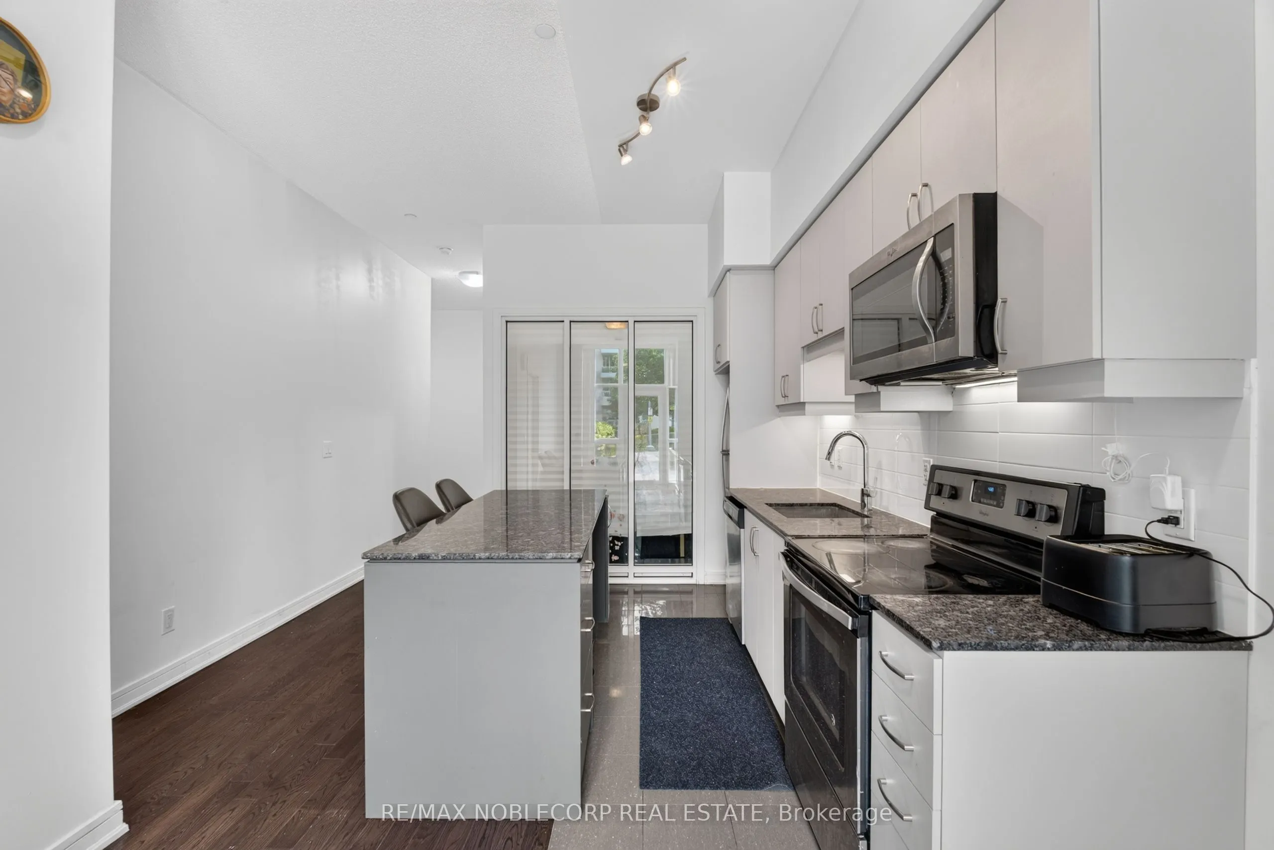 9199 Yonge Street N #102SE