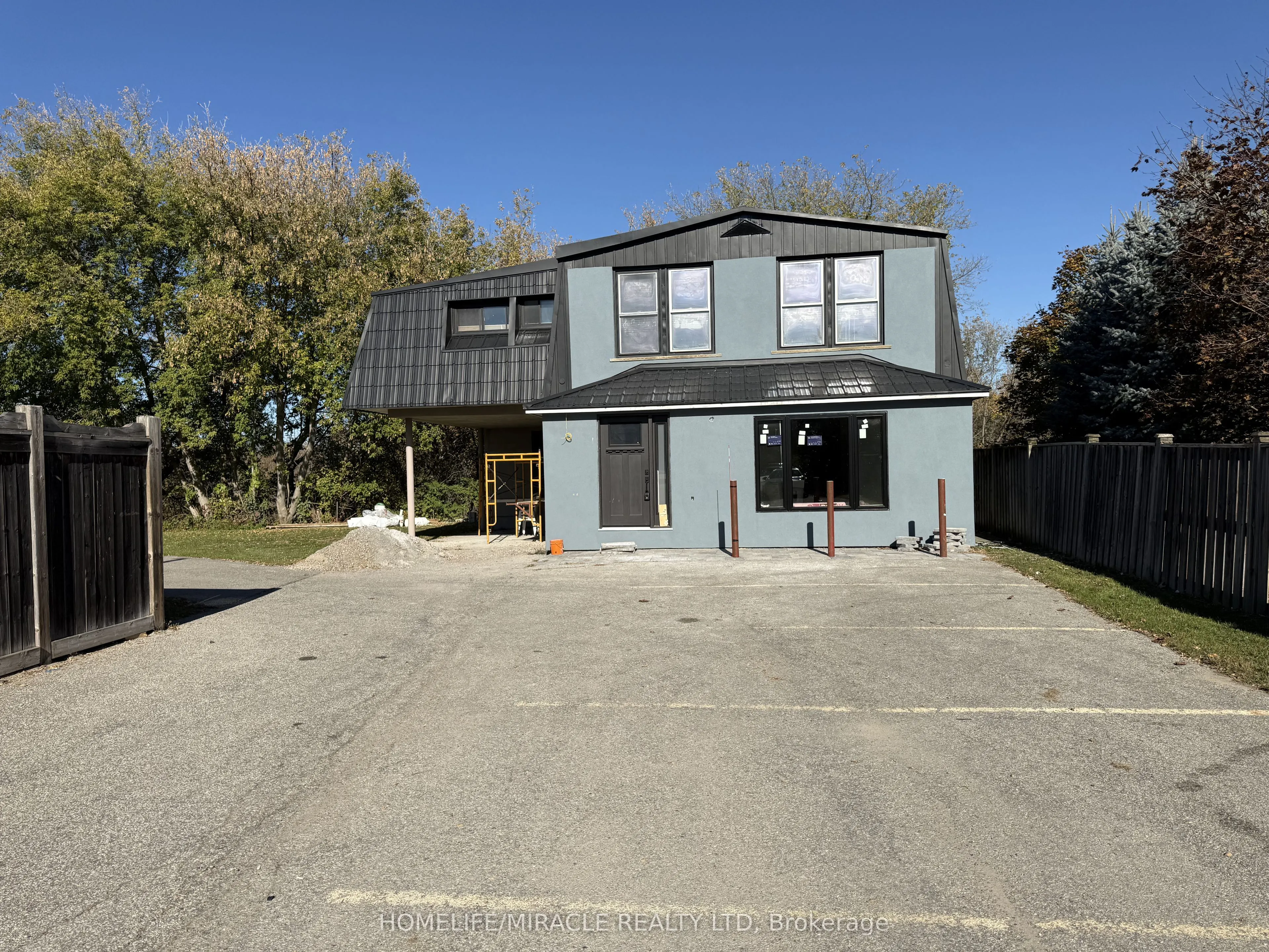 568 Victoria Street