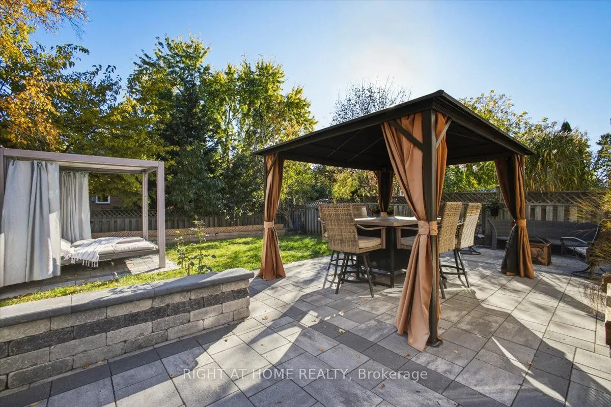 31 Sunbird Boulevard