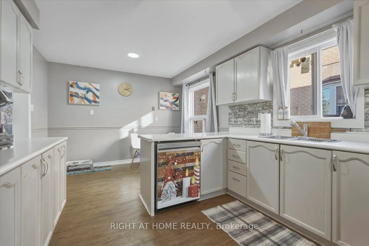 31 Sunbird Boulevard