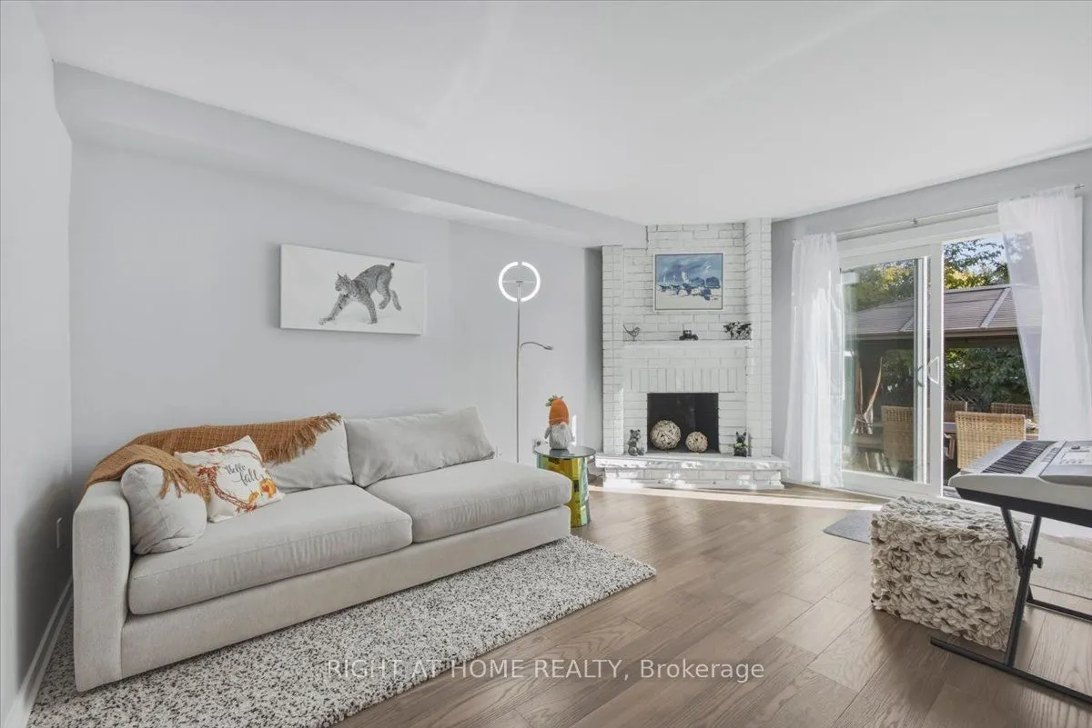 31 Sunbird Boulevard