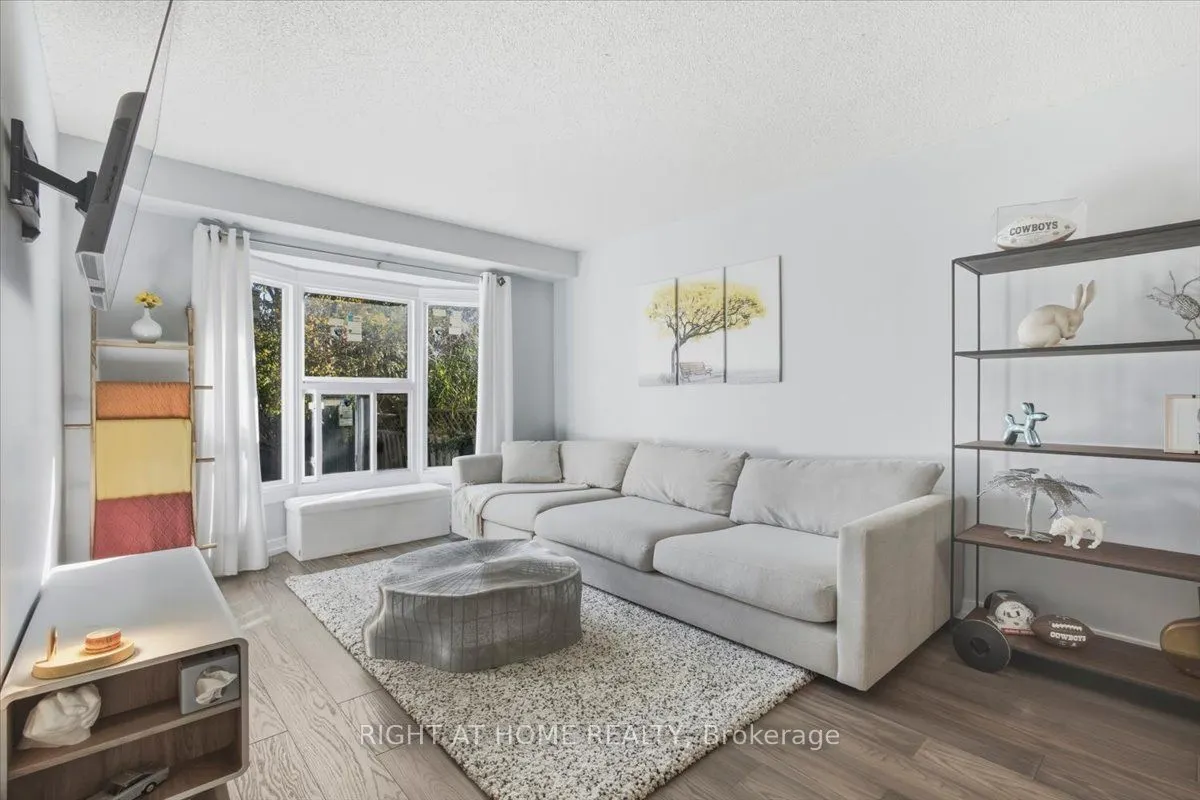 31 Sunbird Boulevard