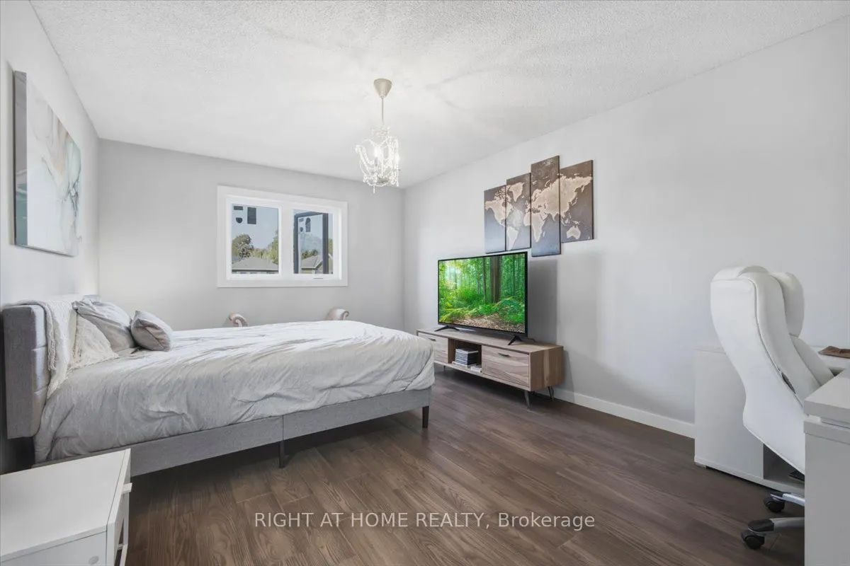 31 Sunbird Boulevard