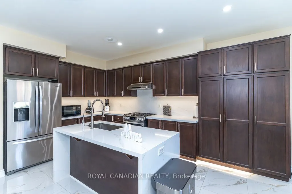 213 Richardson Crescent